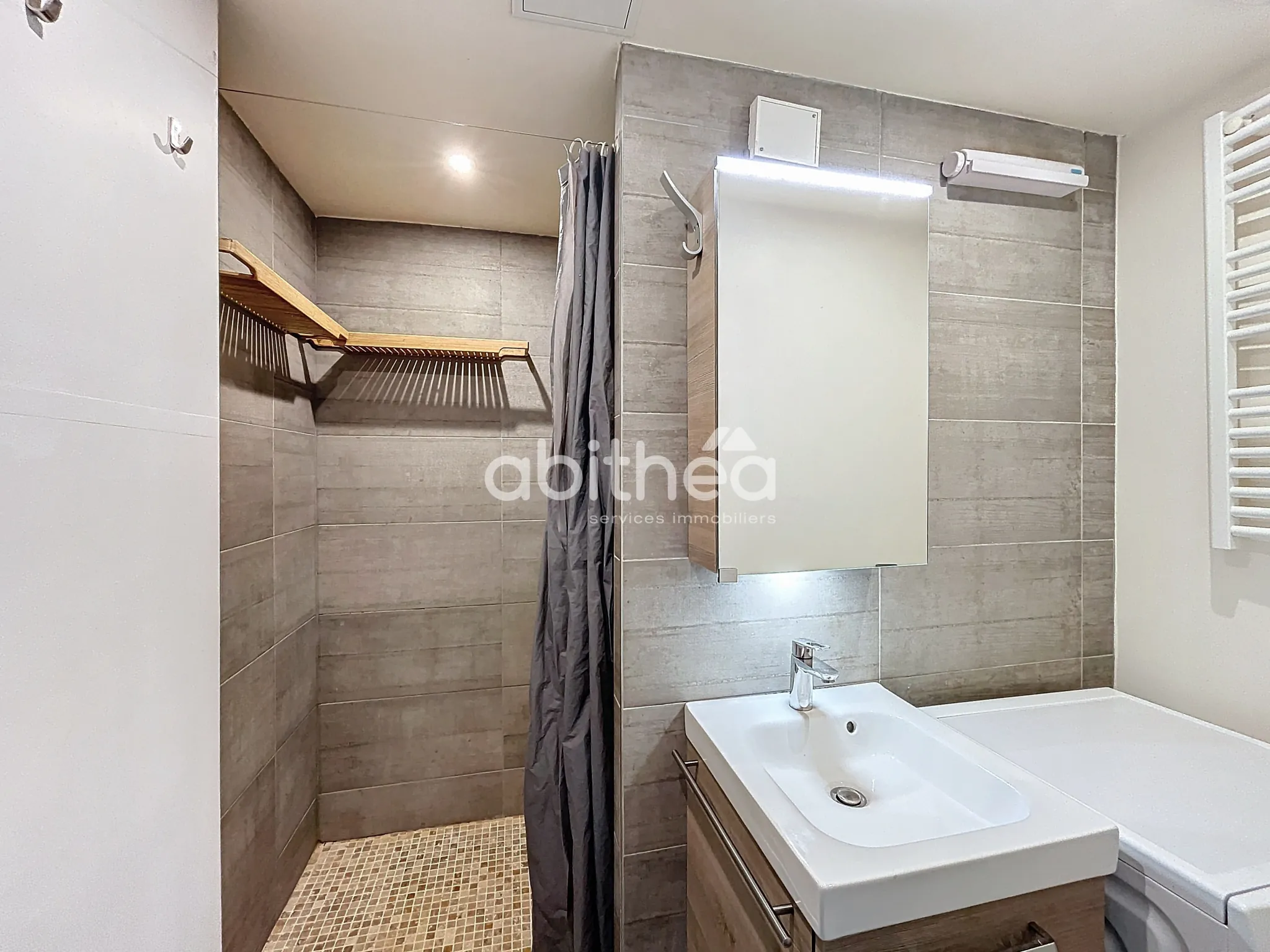 Appartement 3 pièces rénové avec vue sur la Seine à Choisy le Roi 