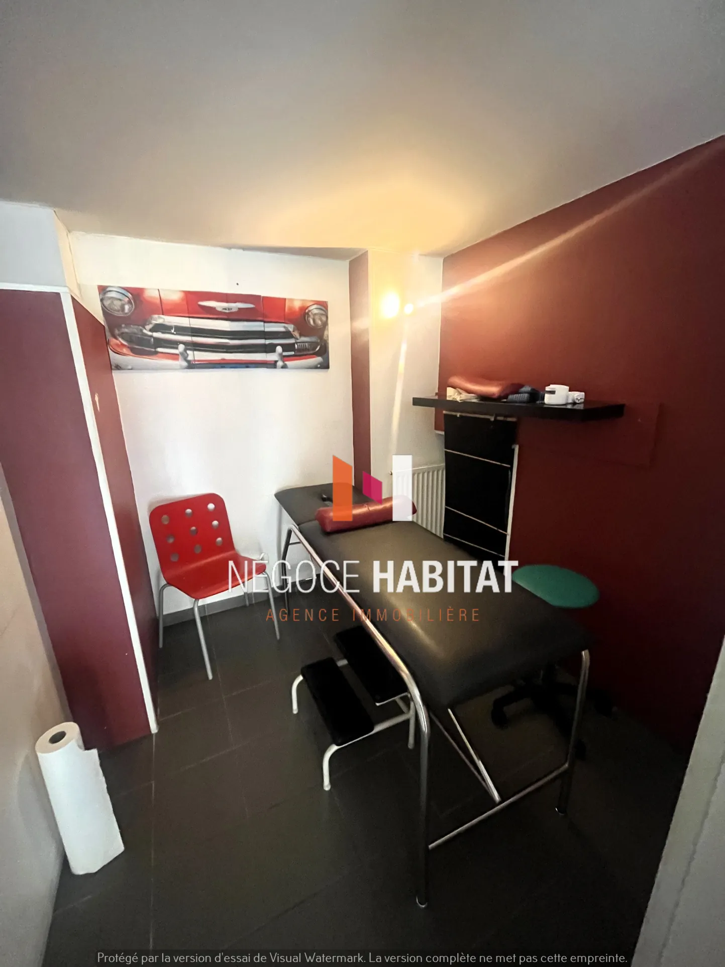 À vendre immeuble polyvalent de 142 m² à Générac, idéal investisseur ou professionnel 