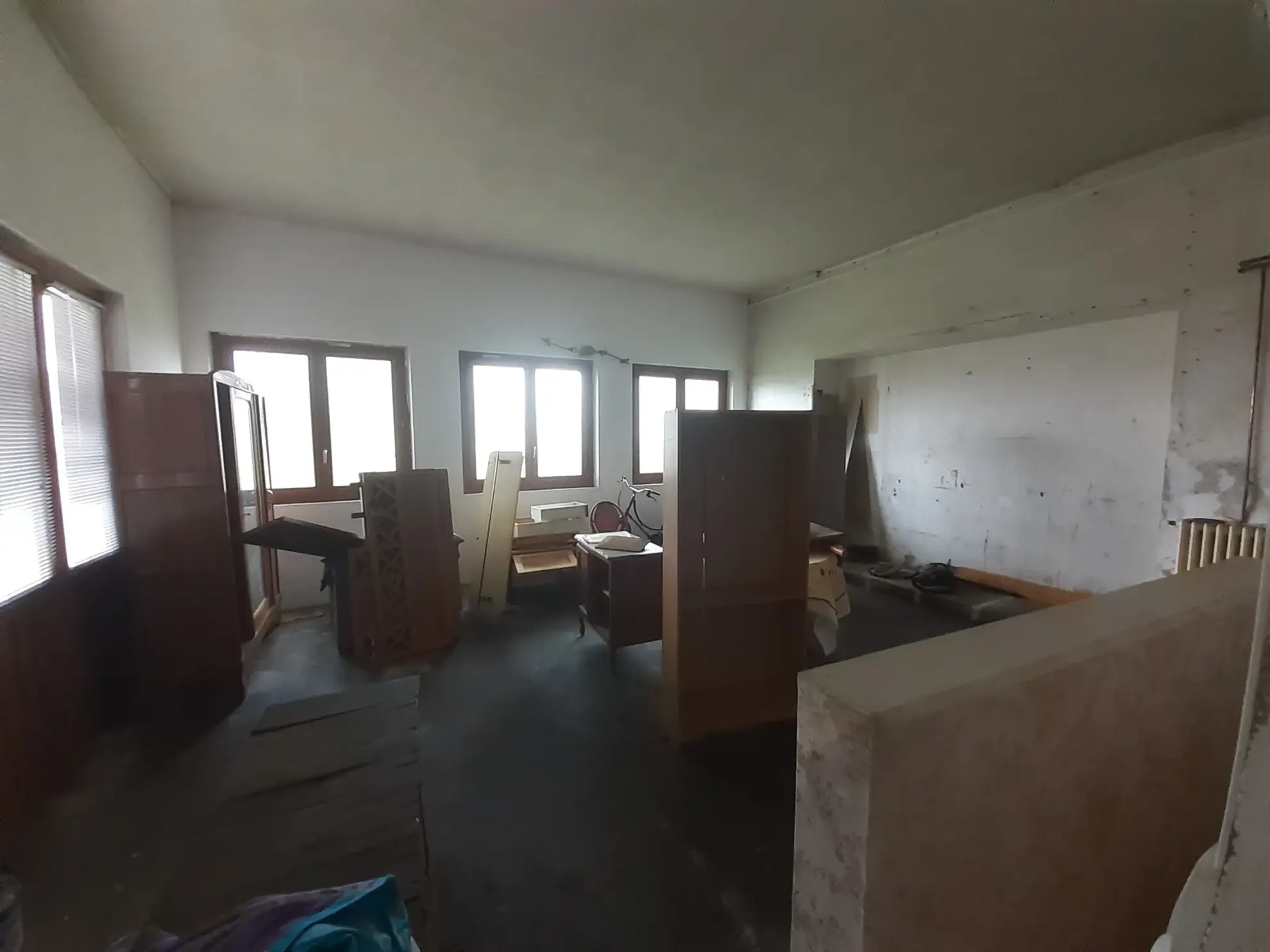 Maison à rénover de 195 m² avec terrain de 799 m² à Marcigny 