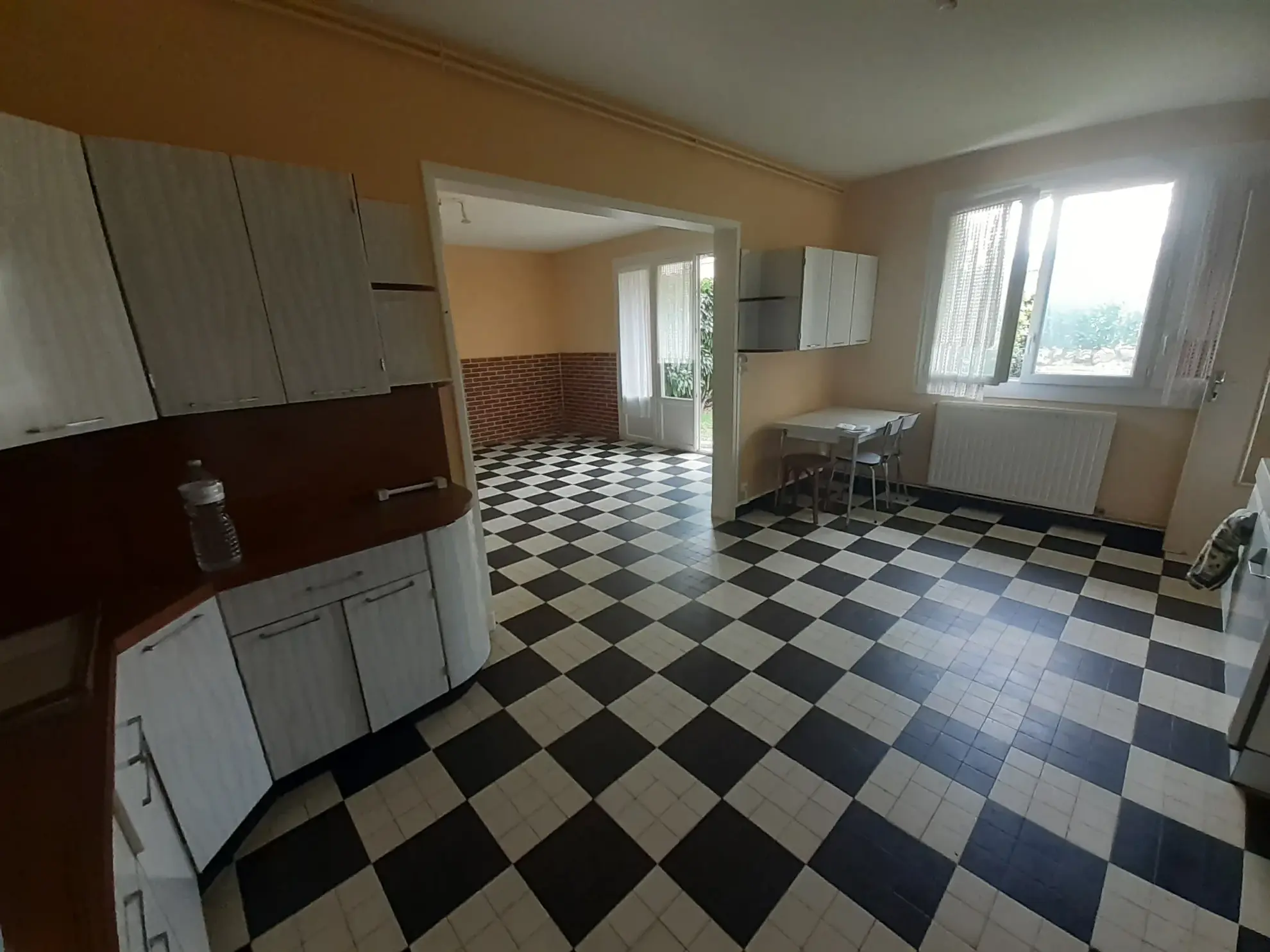 Maison à rénover de 195 m² avec terrain de 799 m² à Marcigny 