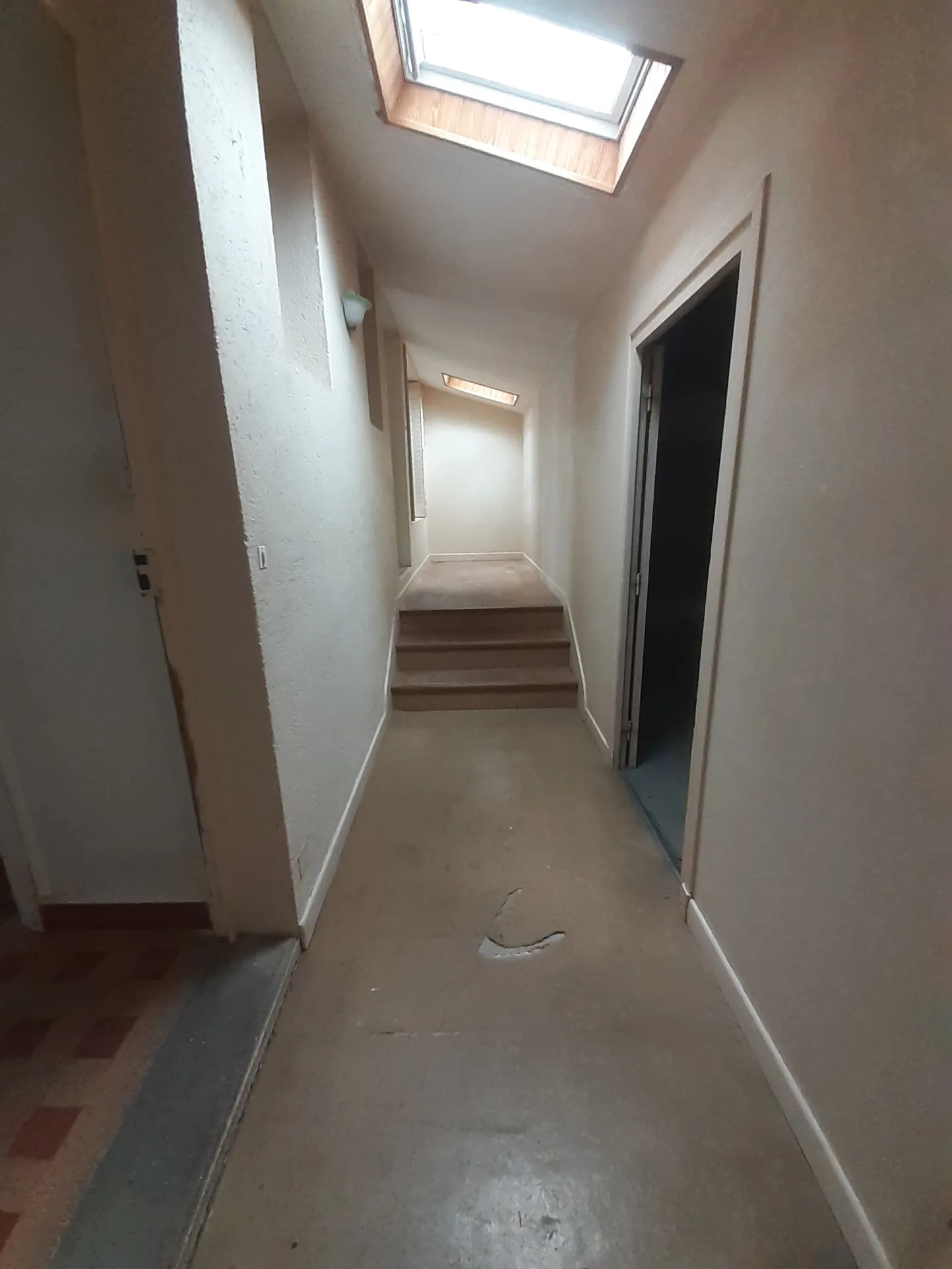 Maison à rénover de 195 m² avec terrain de 799 m² à Marcigny 