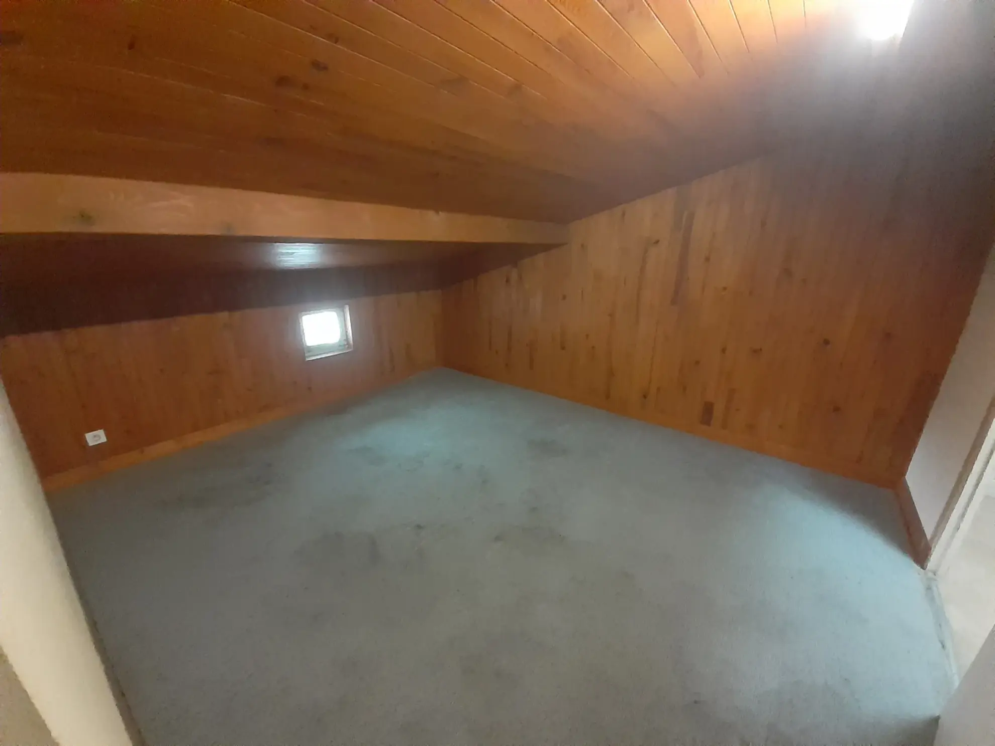 Maison à rénover de 195 m² avec terrain de 799 m² à Marcigny 