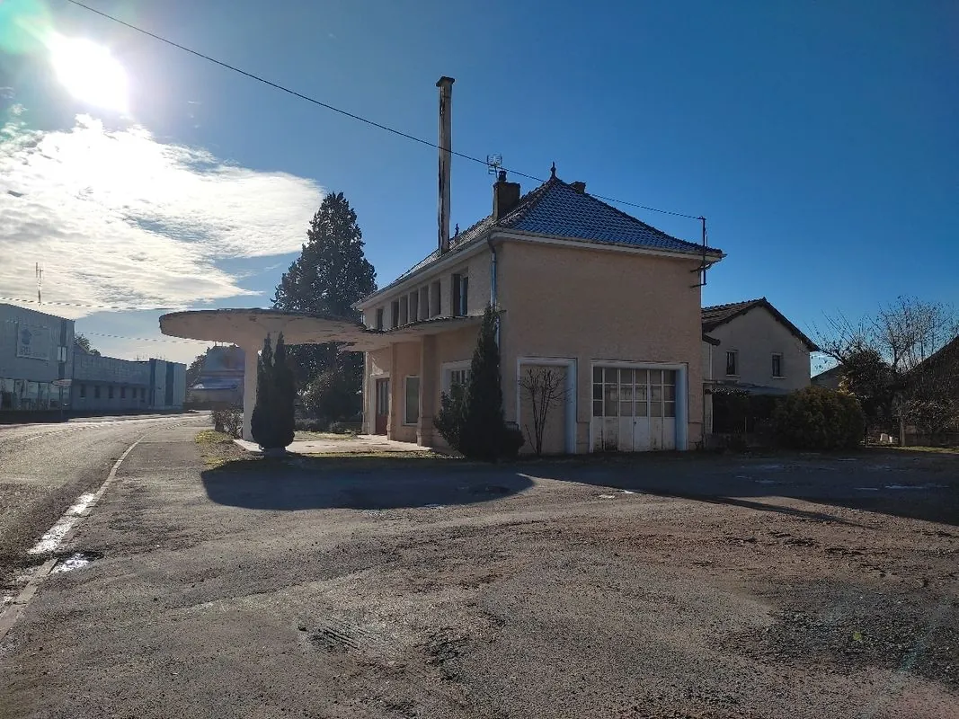Maison à rénover de 195 m² avec terrain de 799 m² à Marcigny