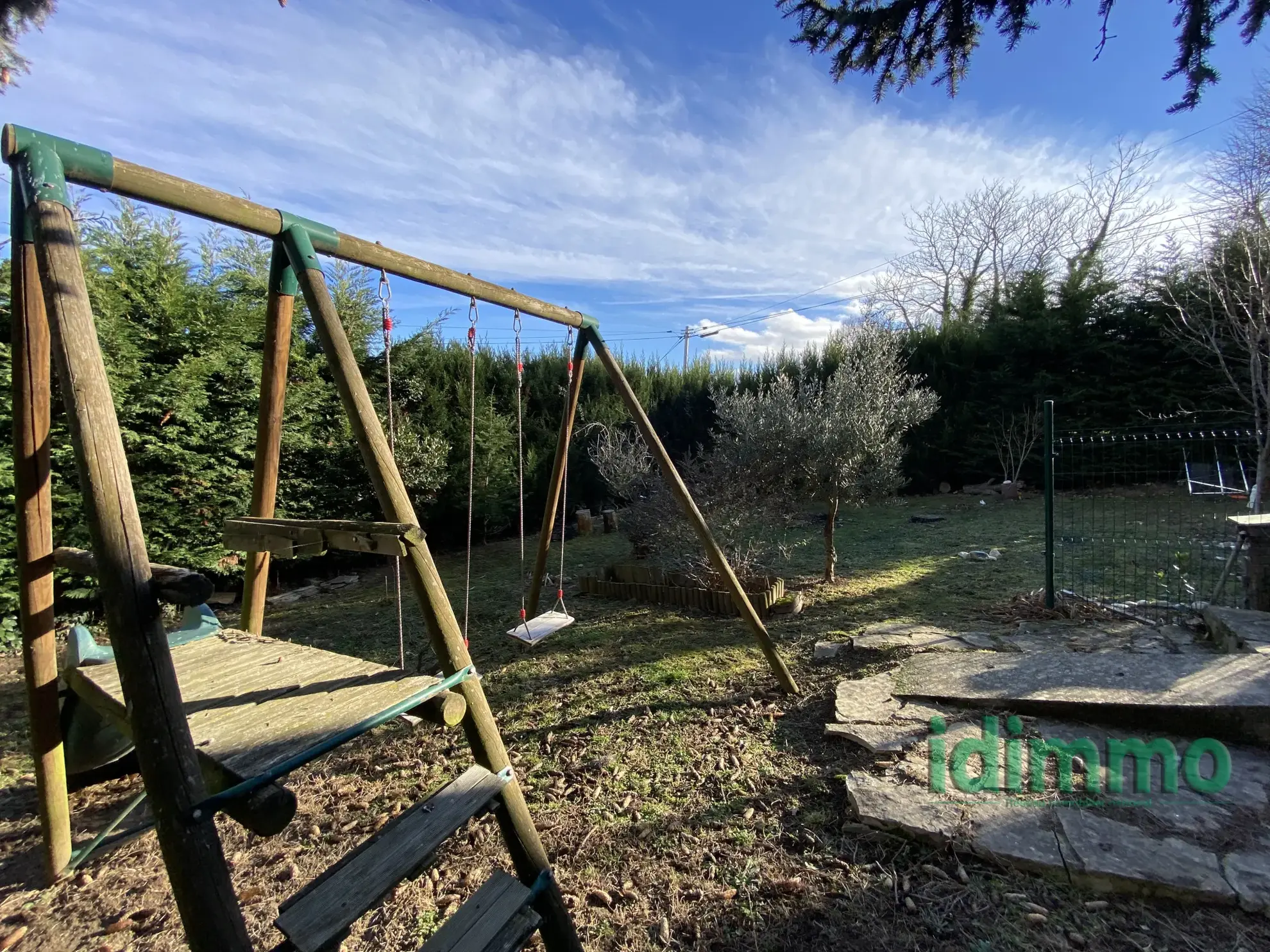 Maison lumineuse de 86 m2 à Annonay avec jardin, 2 chambres et bureau à vendre 