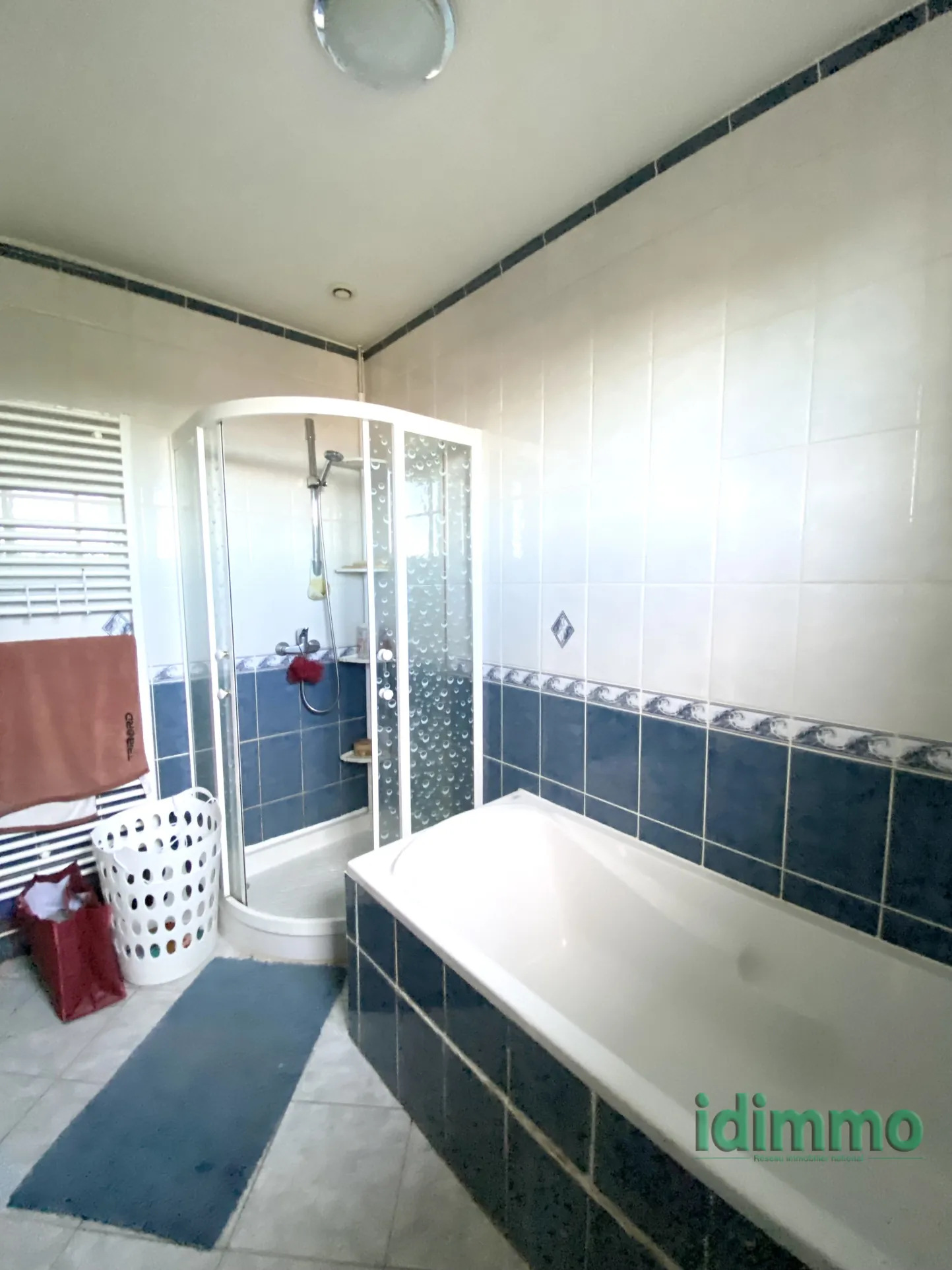 Maison lumineuse de 86 m2 à Annonay avec jardin, 2 chambres et bureau à vendre 