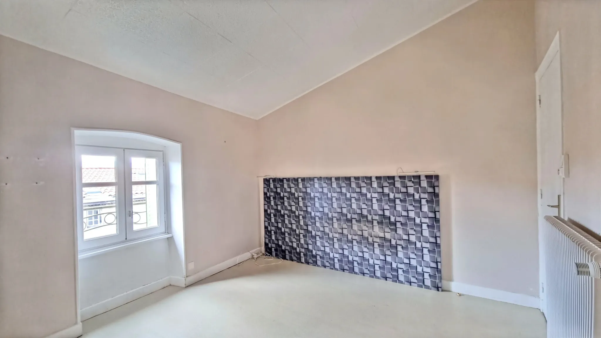 Maison de bourg de 105 m² à Beaumont avec 3 chambres et grand potentiel à vendre 