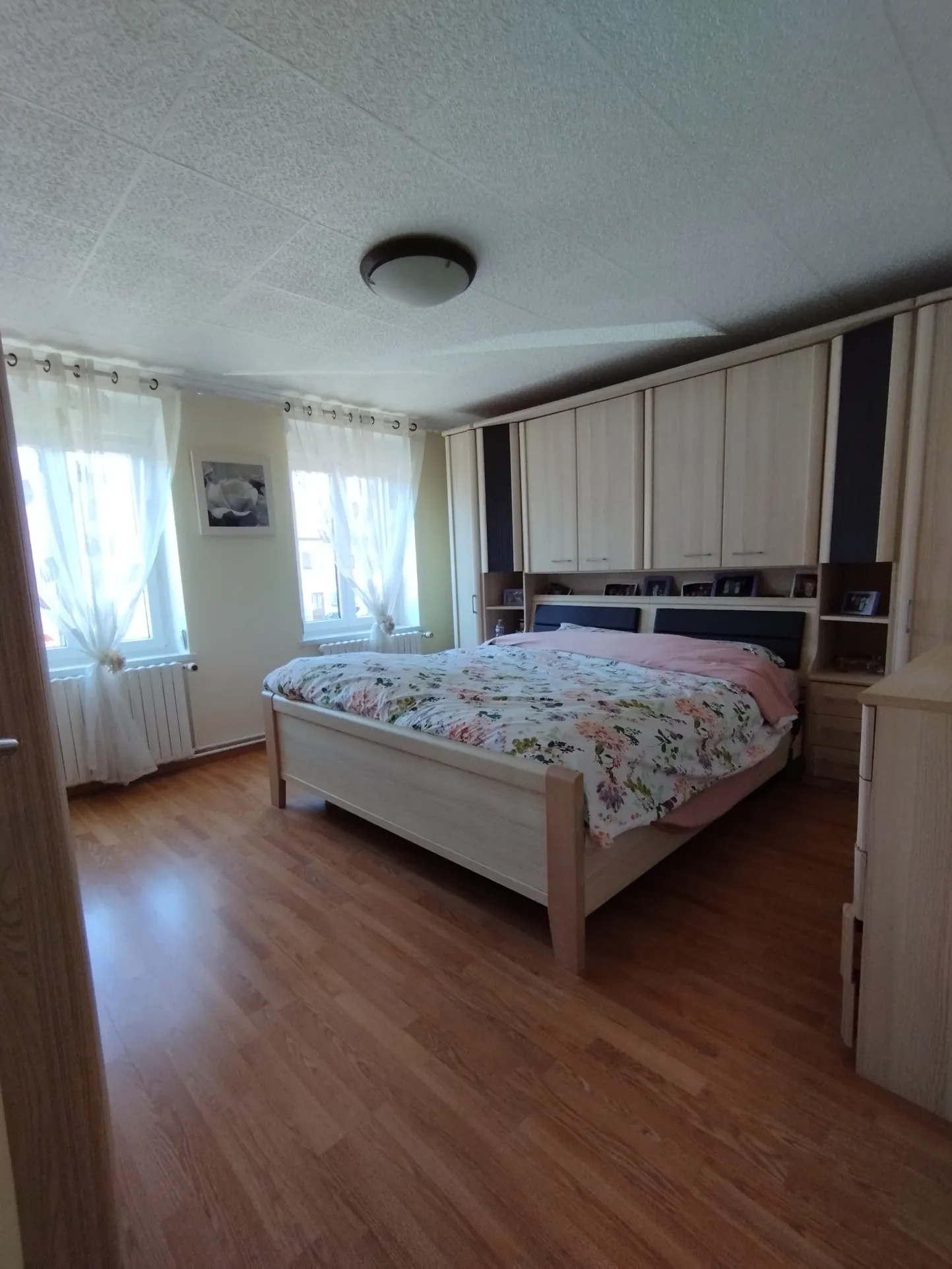 Maison rénovée de 110 m² avec terrasse et jardin près de N4 à Petitmont 