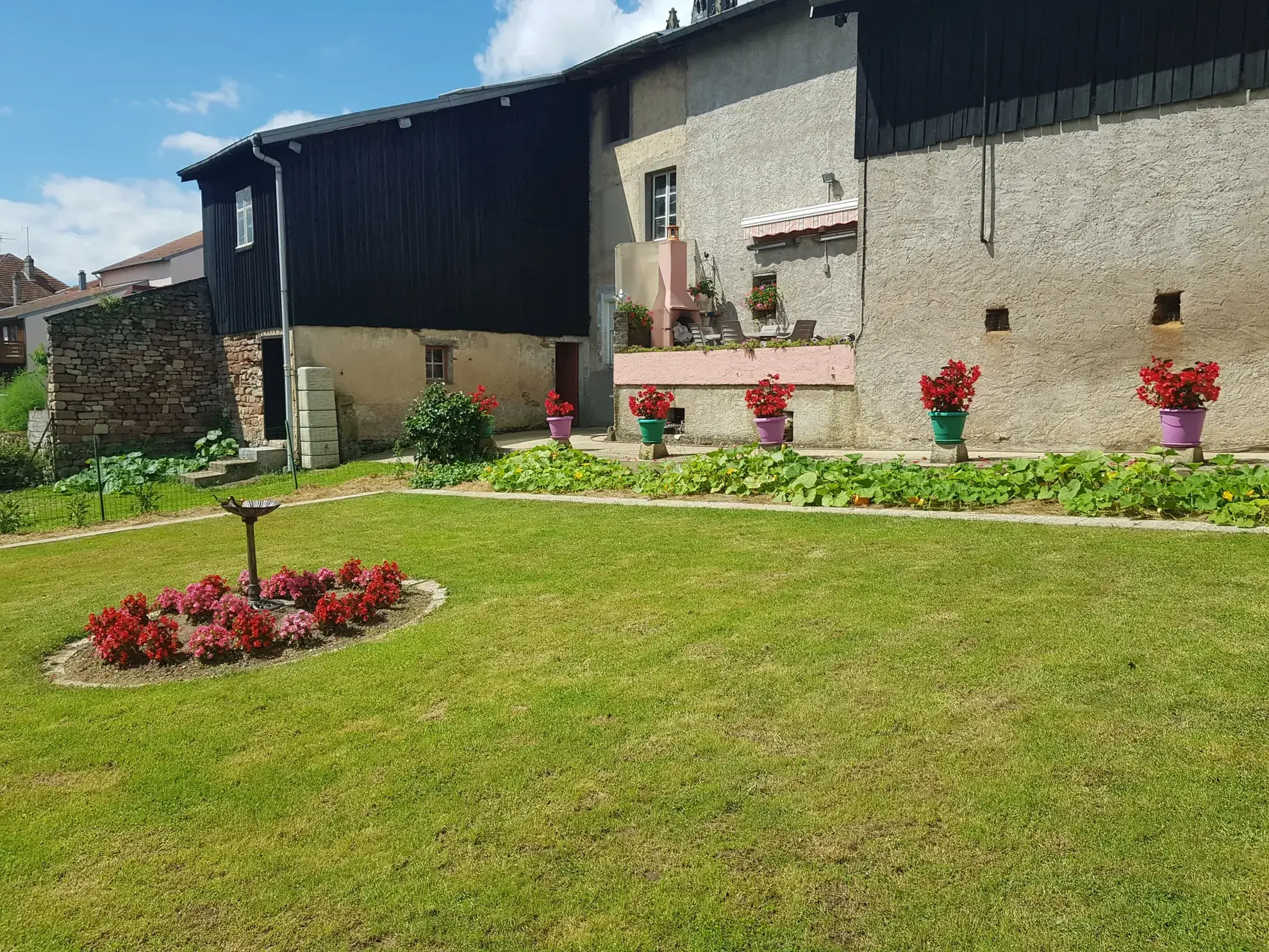 Maison rénovée de 110 m² avec terrasse et jardin près de N4 à Petitmont 