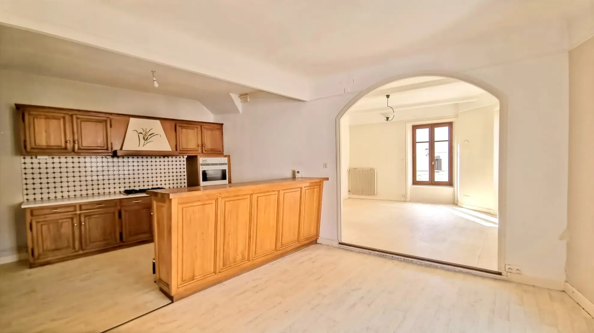 Maison de bourg de 105 m² à Beaumont avec 3 chambres et grand potentiel à vendre 