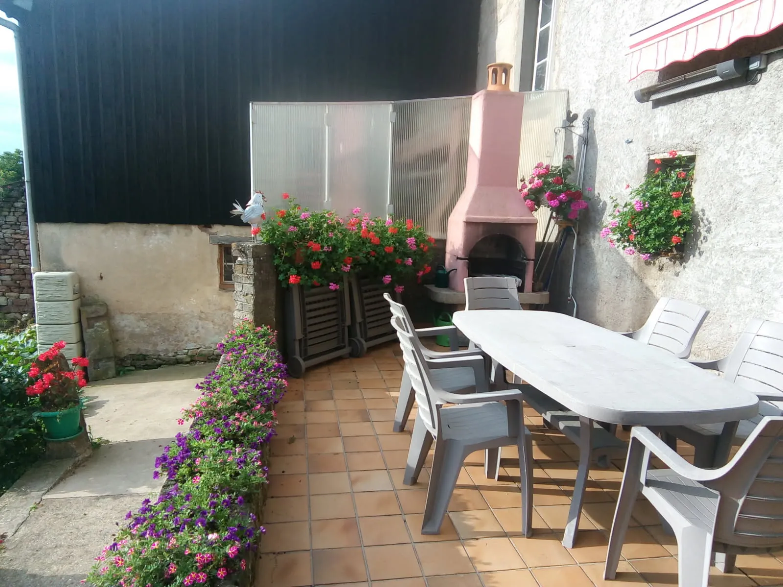 Maison rénovée de 110 m² avec terrasse et jardin près de N4 à Petitmont 