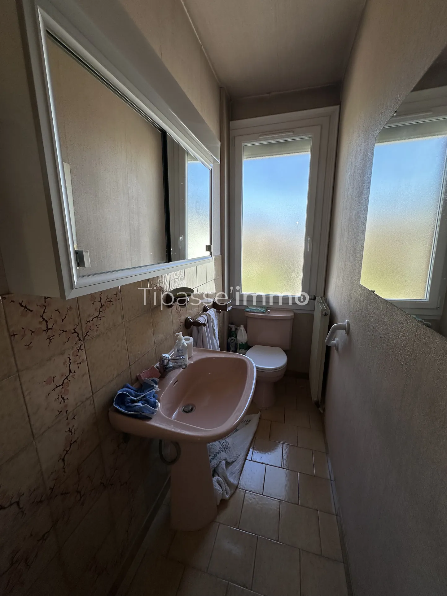 Maison individuelle en briques et silex à Sotteville-lès-Rouen – 2 chambres, cour, rénovée 