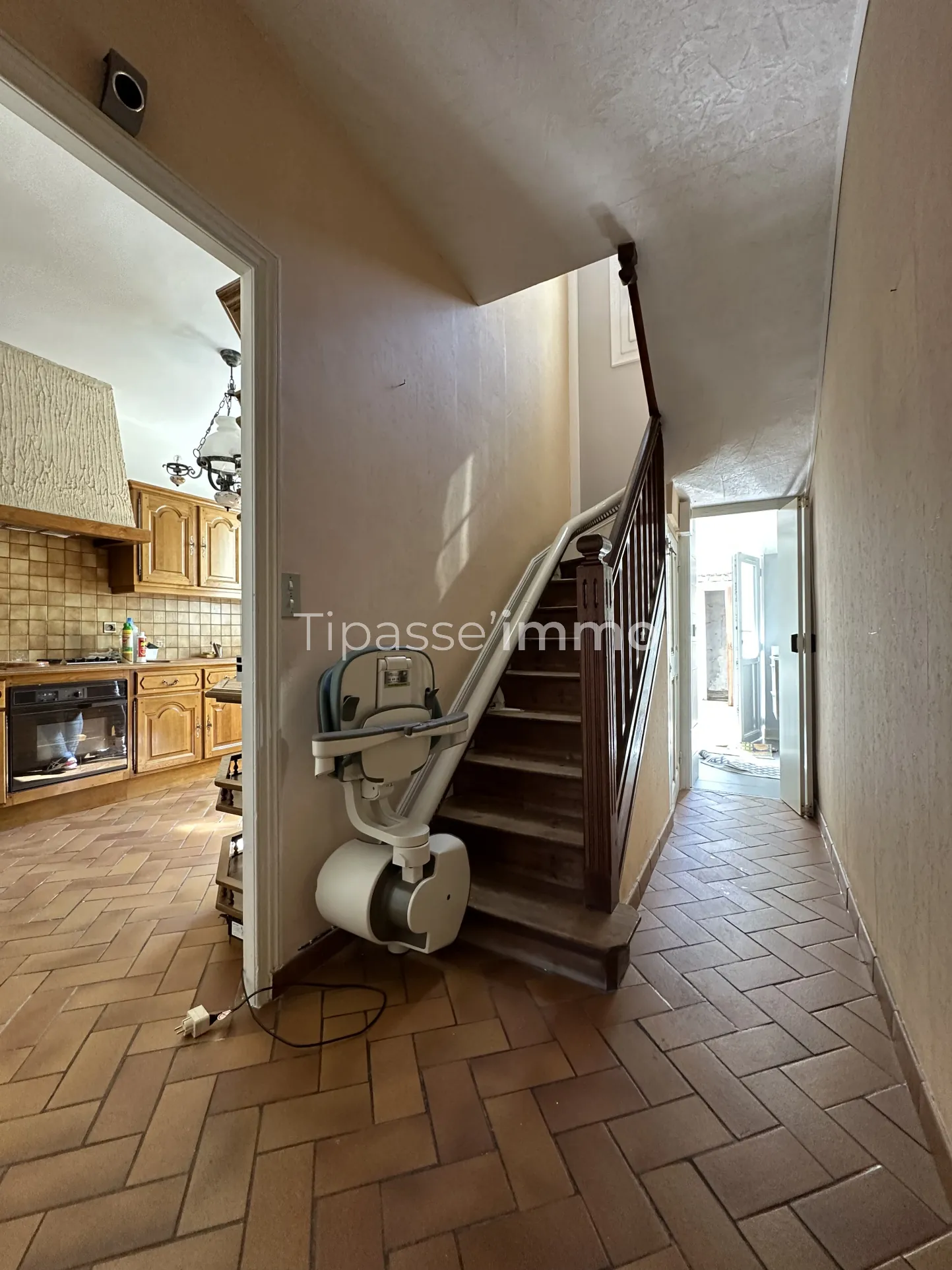 Maison individuelle en briques et silex à Sotteville-lès-Rouen – 2 chambres, cour, rénovée 