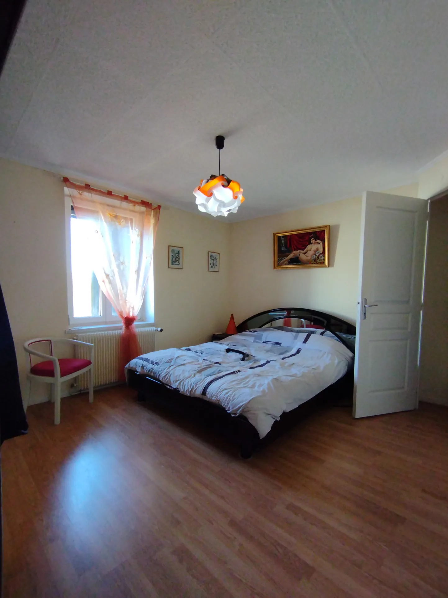 Maison rénovée de 110 m² avec terrasse et jardin près de N4 à Petitmont 