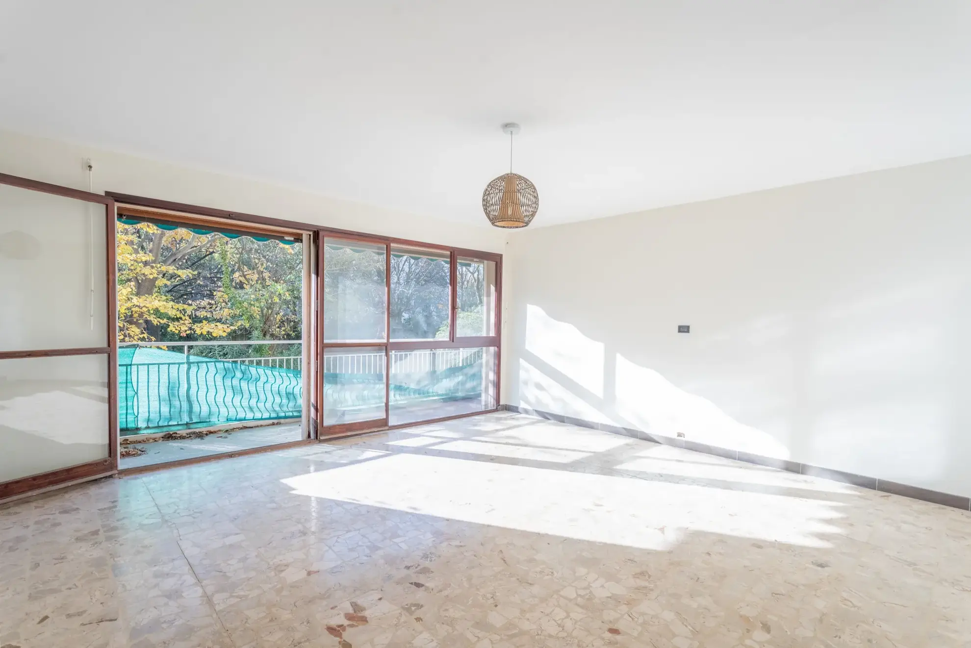 Bel appartement 3 chambres avec balcon au Cabout à Marseille 