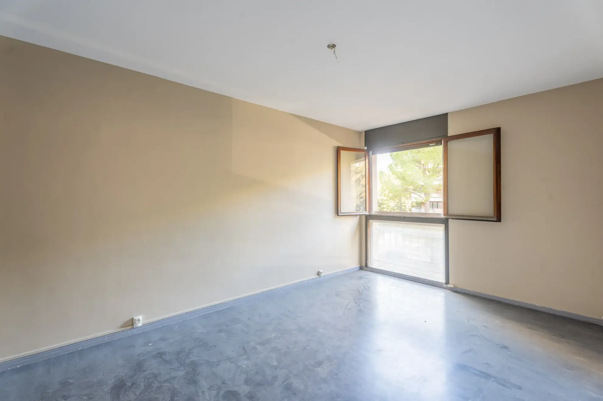 Bel appartement 3 chambres avec balcon au Cabout à Marseille 