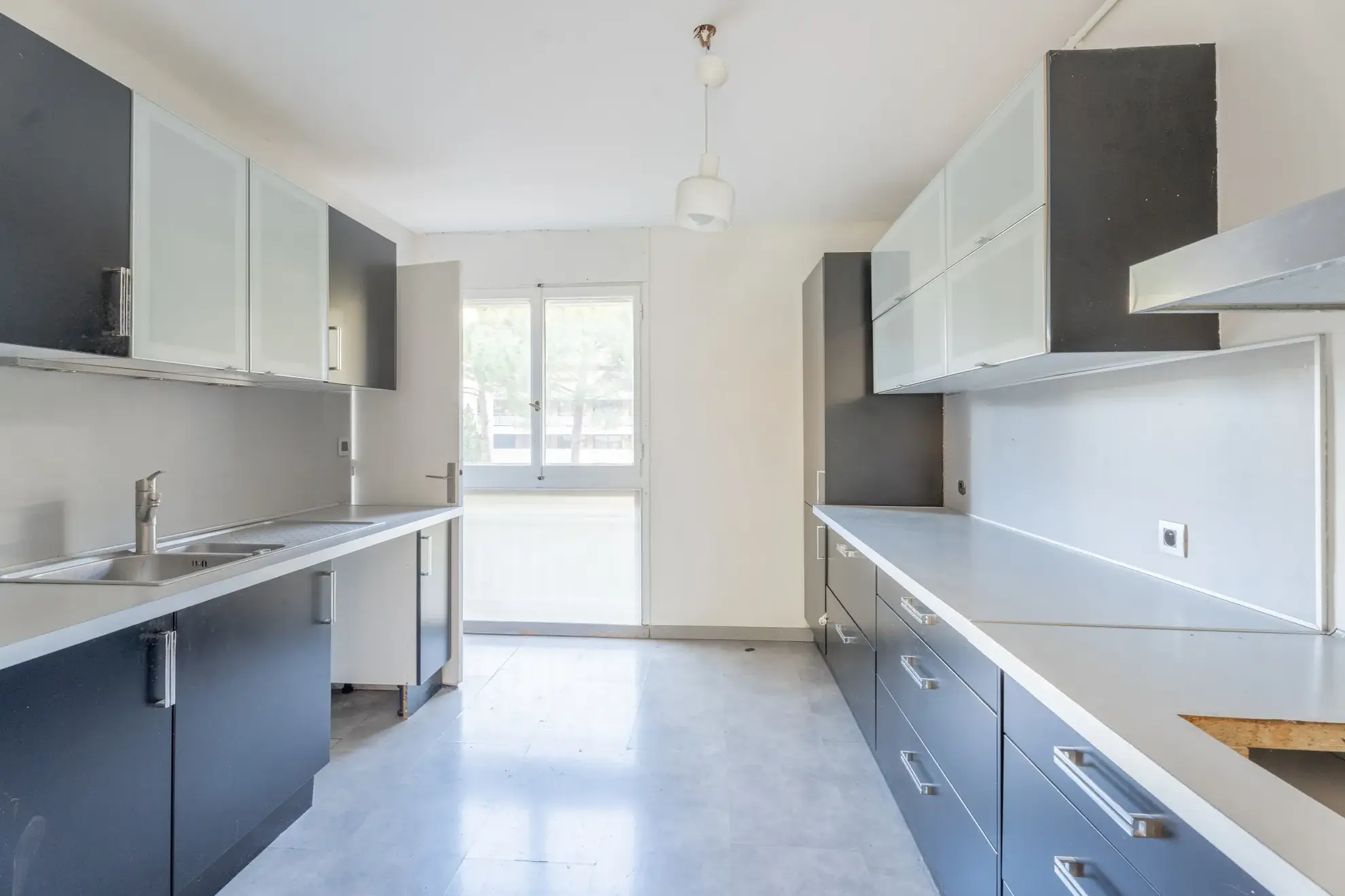 Bel appartement 3 chambres avec balcon au Cabout à Marseille 