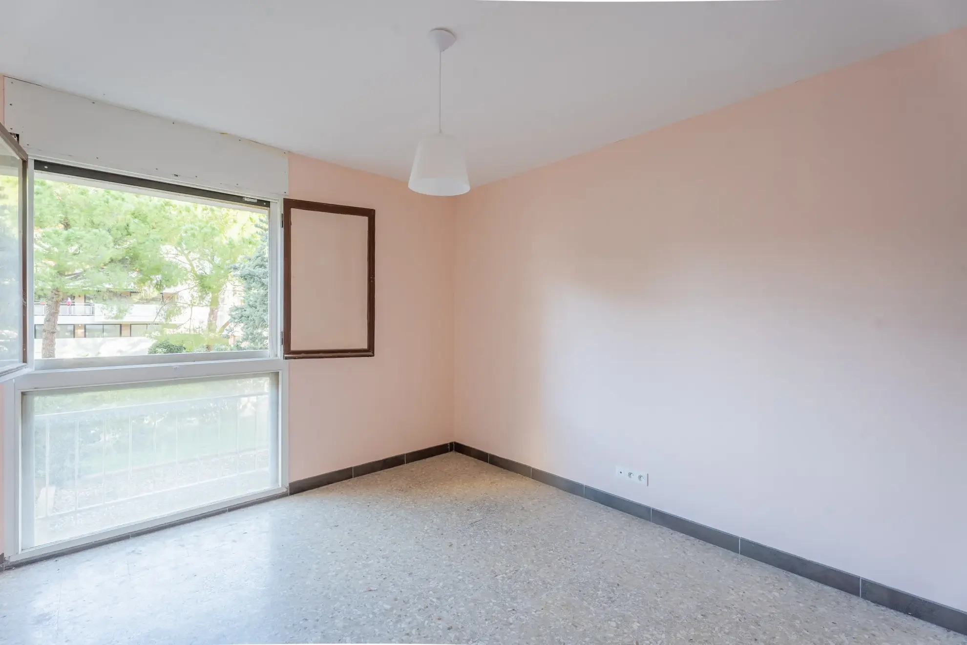 Bel appartement 3 chambres avec balcon au Cabout à Marseille 