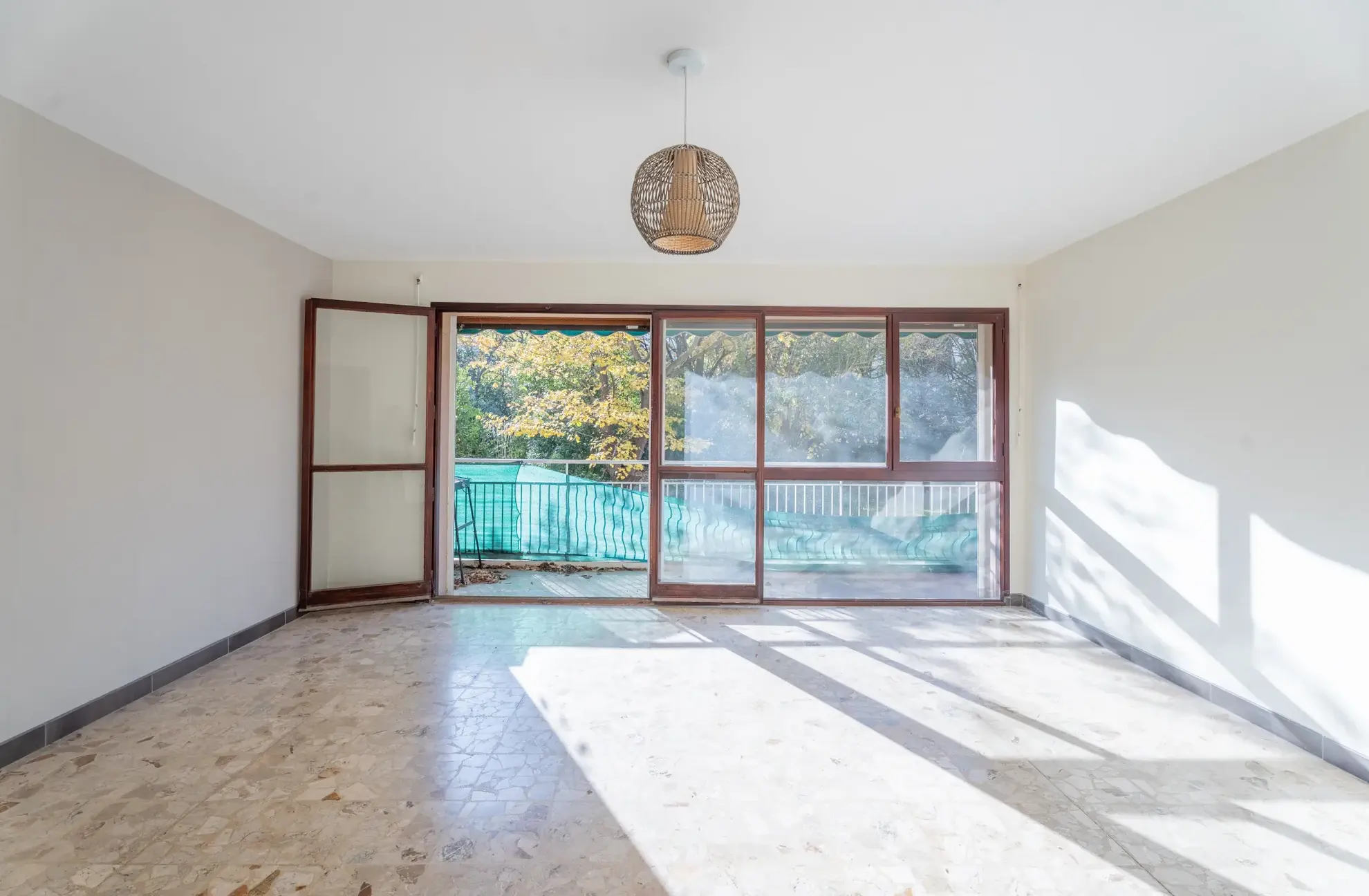 Bel appartement 3 chambres avec balcon au Cabout à Marseille