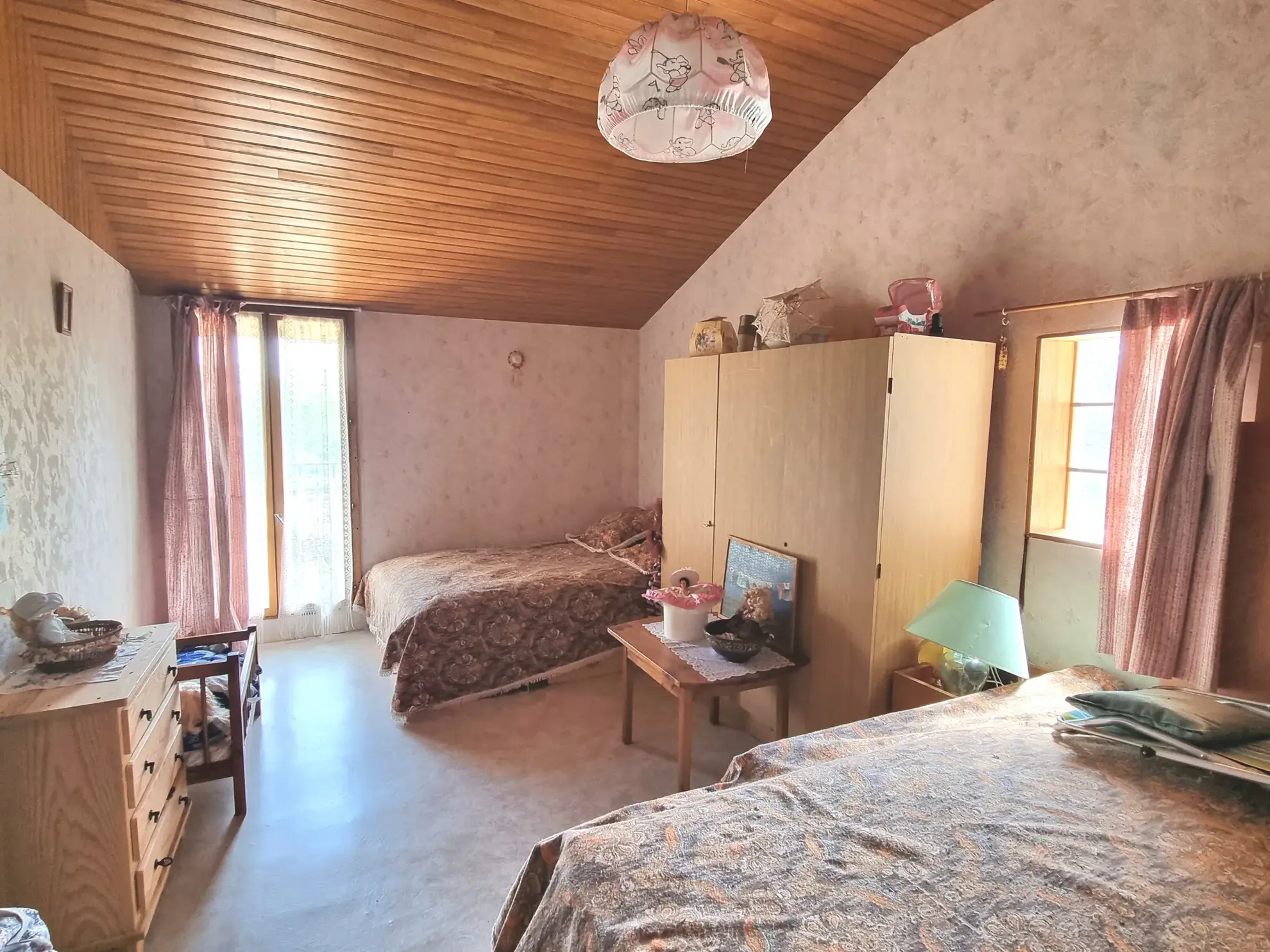 Corps de ferme à rénover de 172 m² à Arlanc, au cœur de la nature 