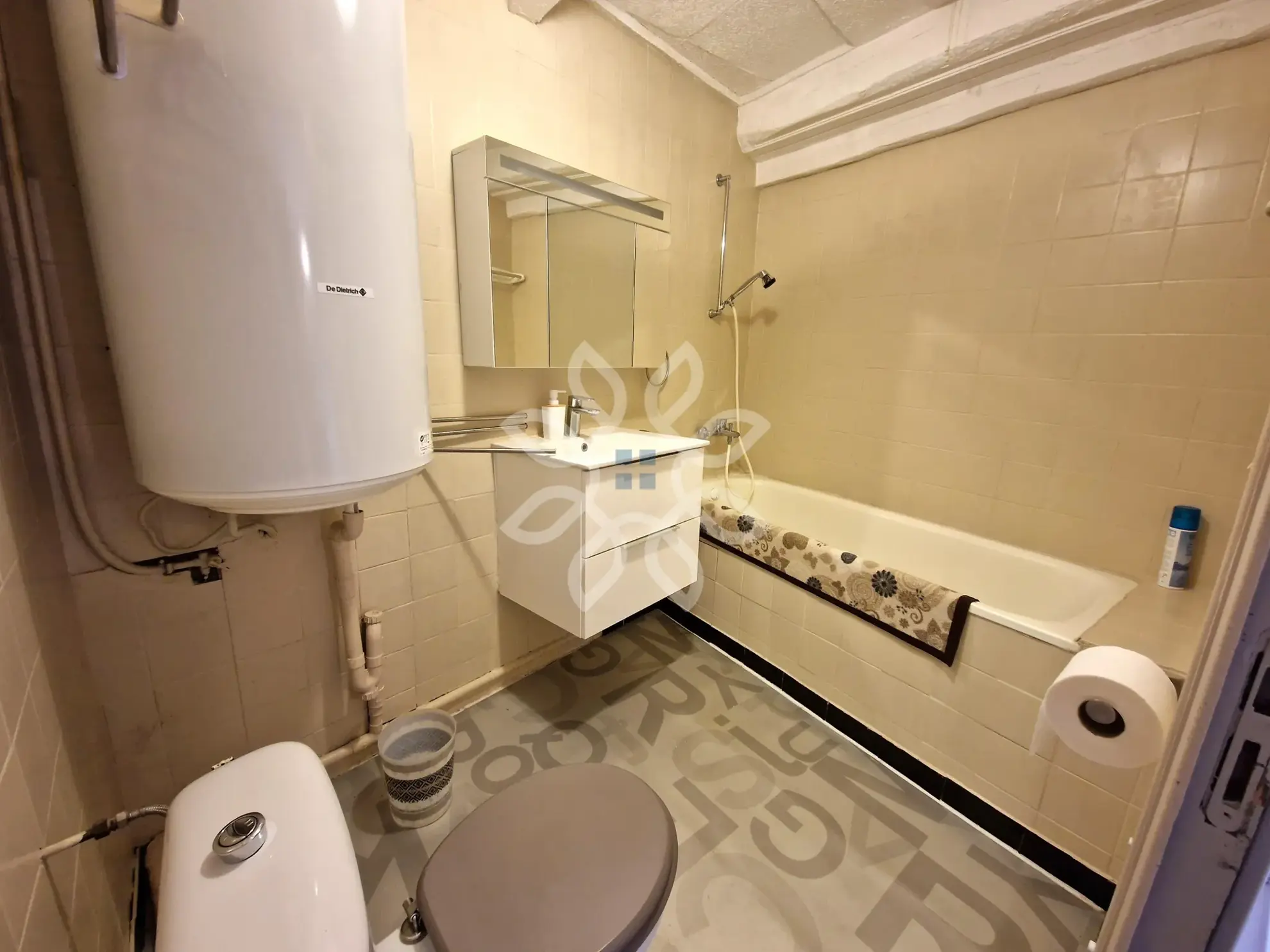 Maison de campagne avec vue dégagée à Saint Jean de Nay 