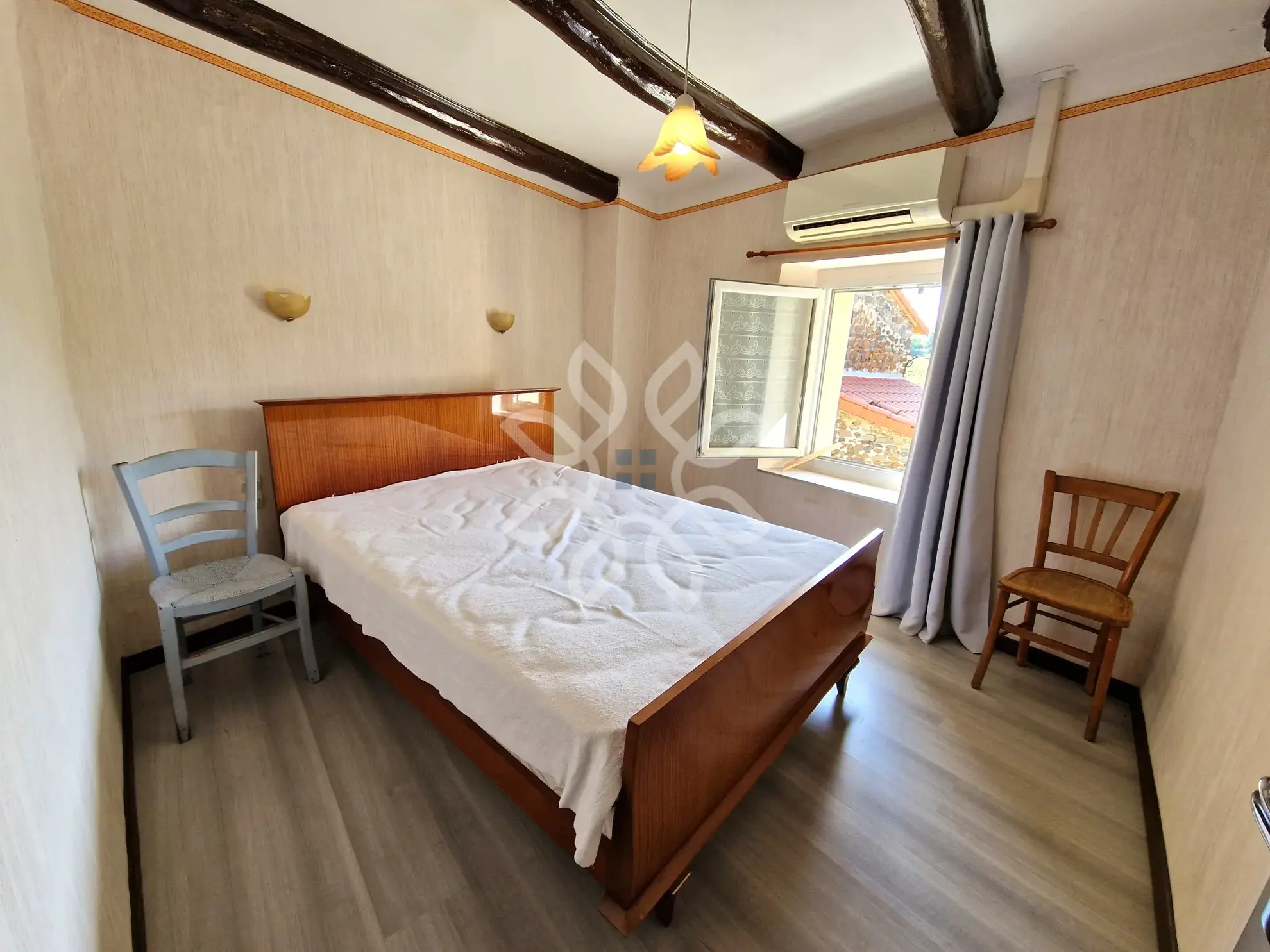 Maison de campagne avec vue dégagée à Saint Jean de Nay 