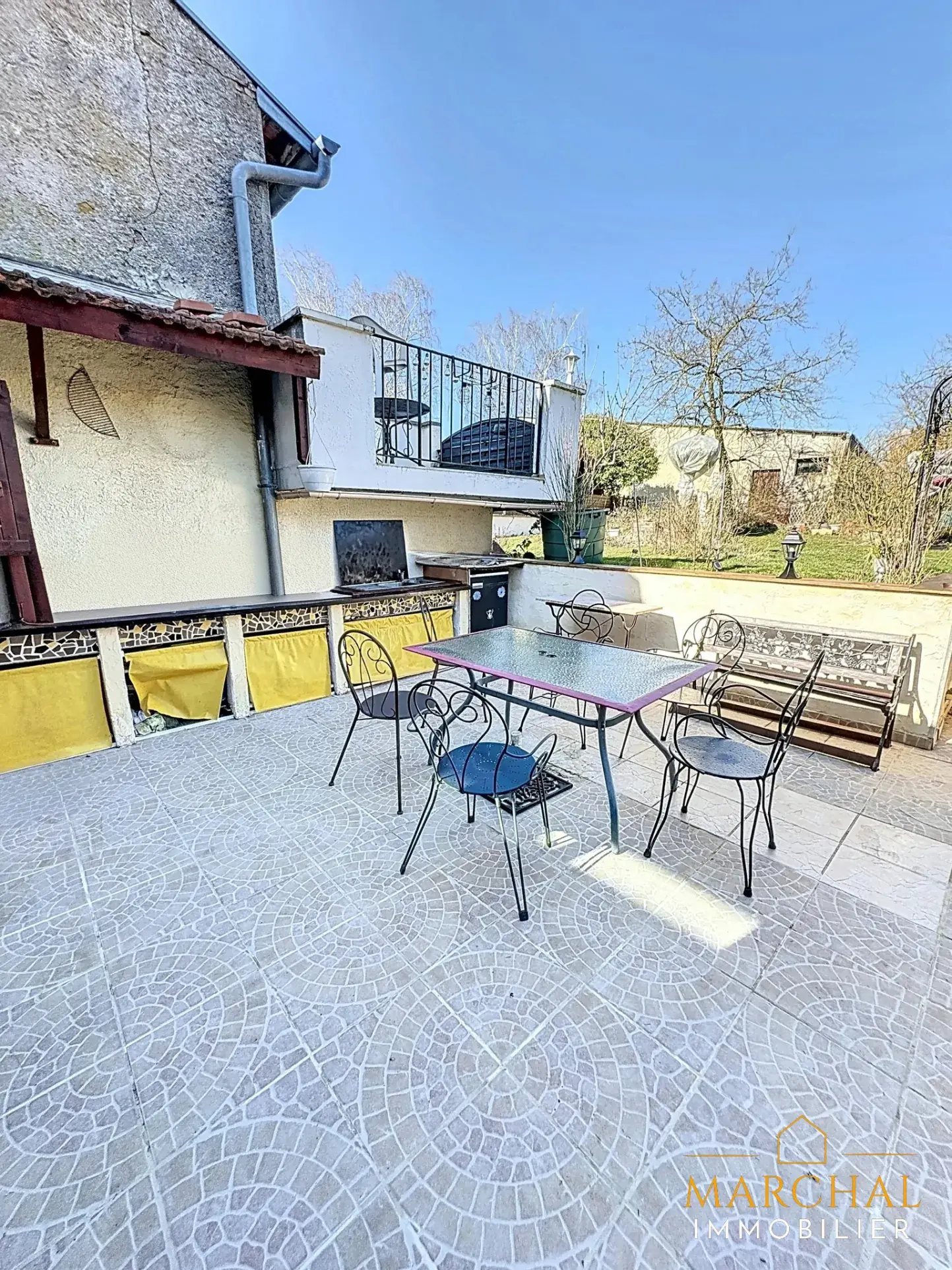 Maison atypique de 183 m² à Courcelles-sur-Nied avec jardin et terrasse 