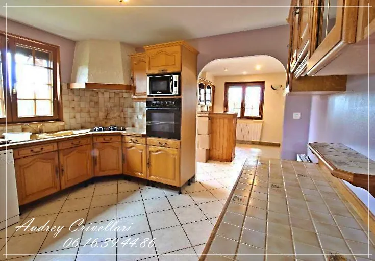 Charmante maison de 111 m² à Saint-Léonard avec garage, proche commodités 