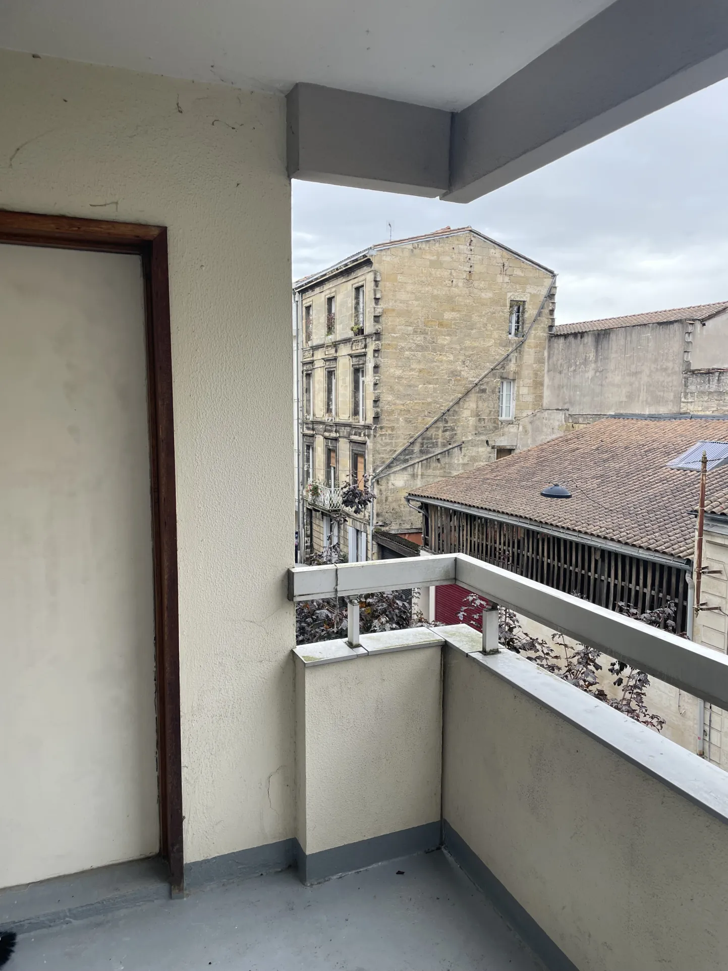 Appartement T3 lumineux avec balcon et cave à Bordeaux - Fondaudege 