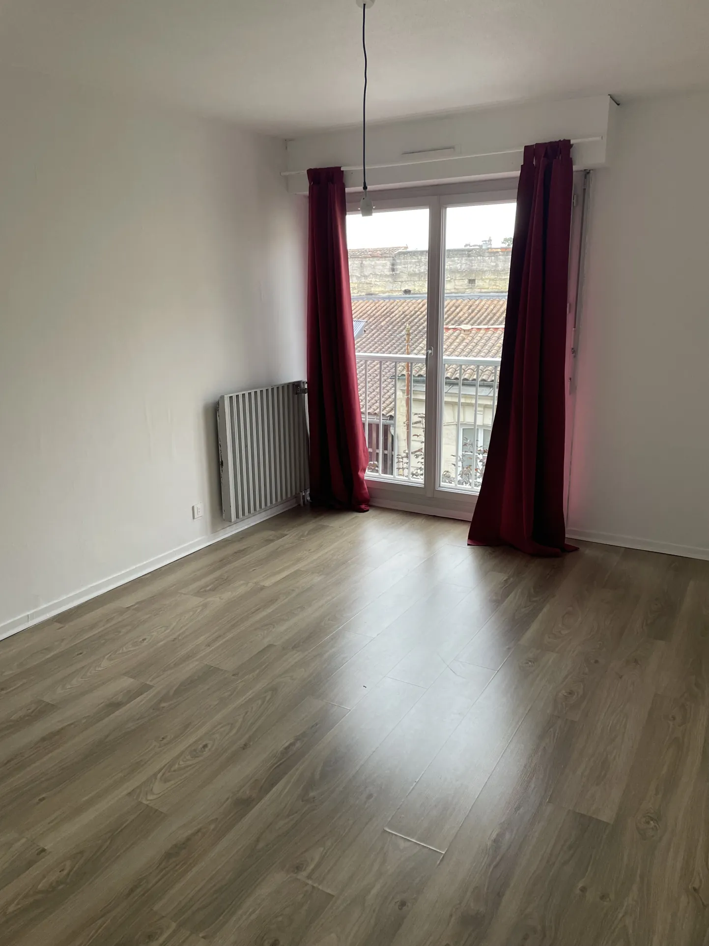Appartement lumineux de type 3 avec balcon à Bordeaux