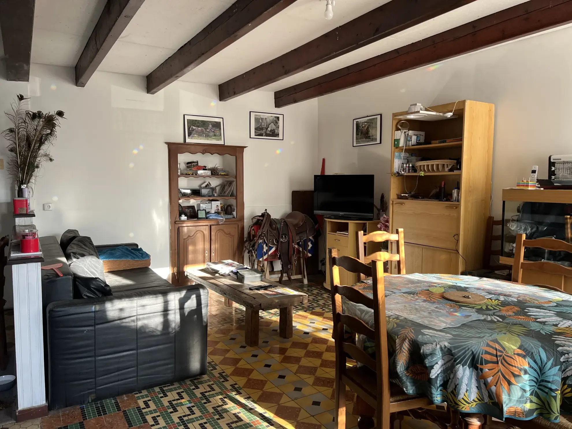 Charmante maison en pierre avec jardin et dépendances à proximité de Saint Jean d'Hermine 