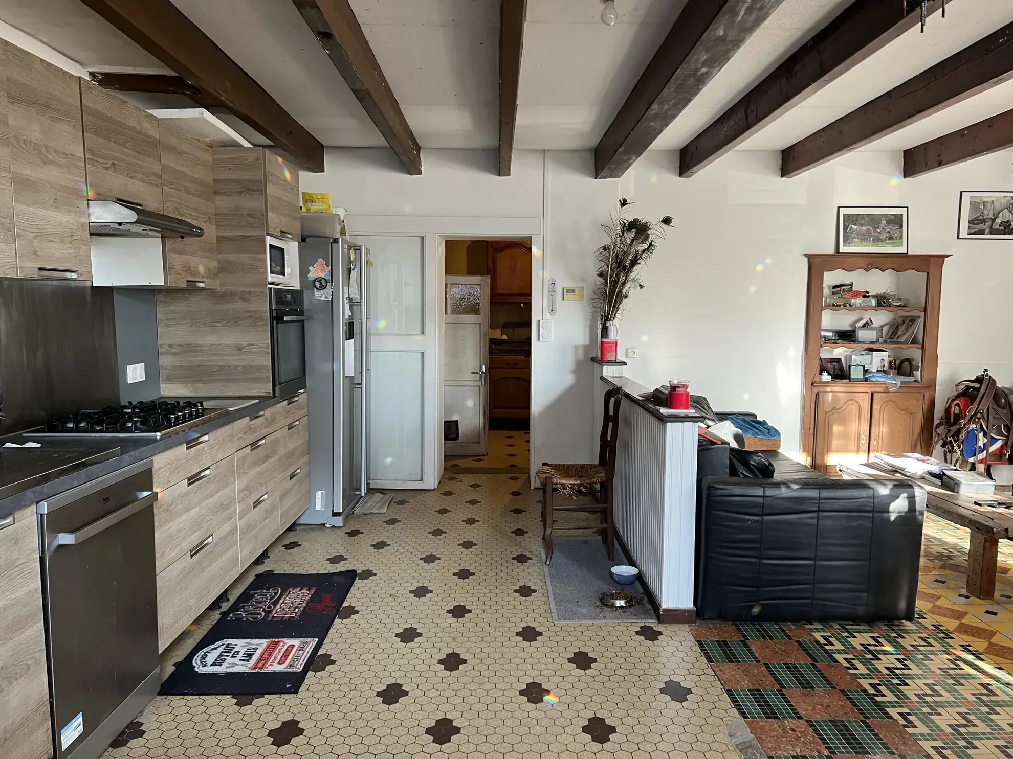 Charmante maison en pierre avec jardin et dépendances à proximité de Saint Jean d'Hermine 