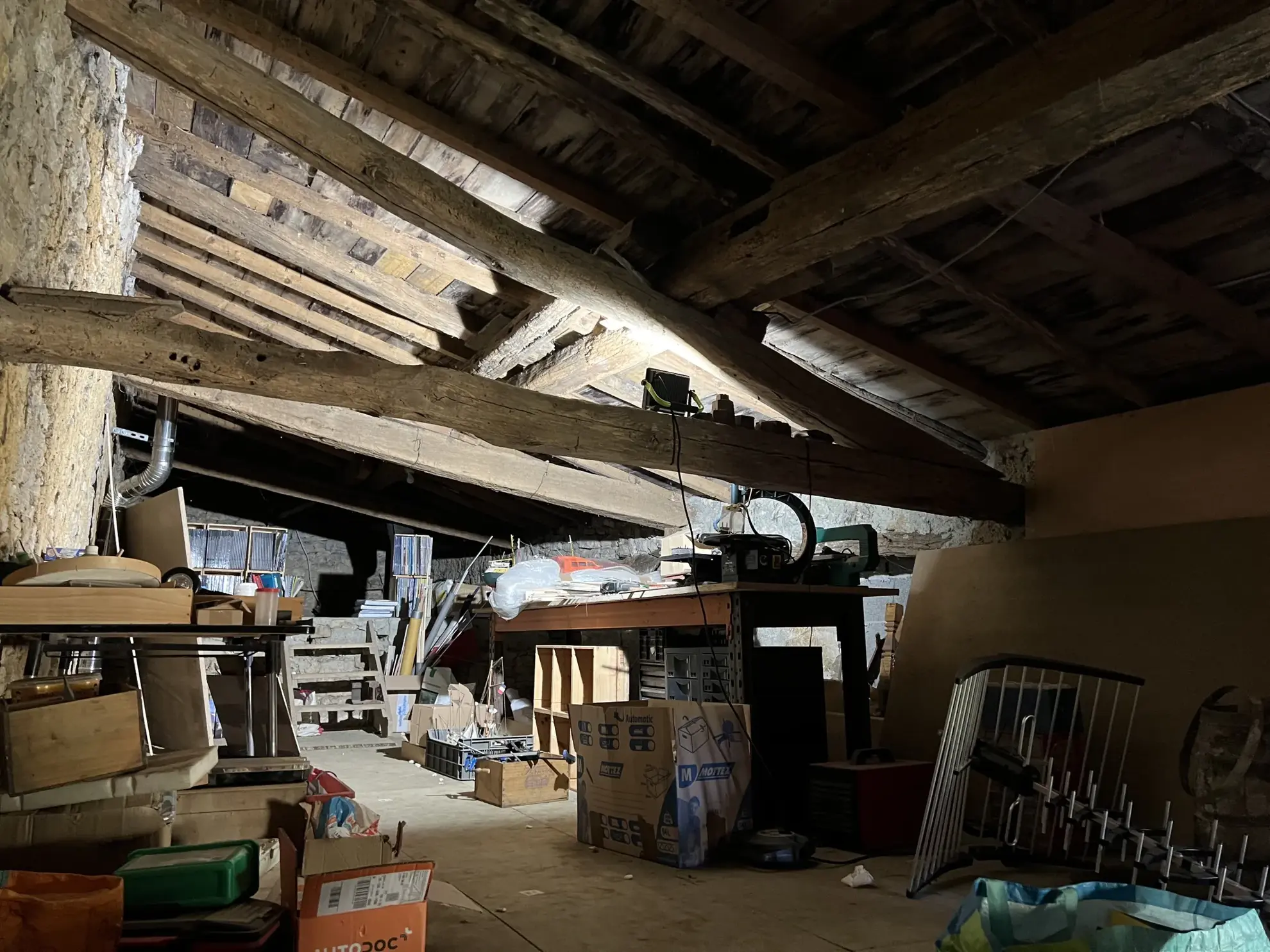 Charmante maison en pierre avec jardin et dépendances à proximité de Saint Jean d'Hermine 