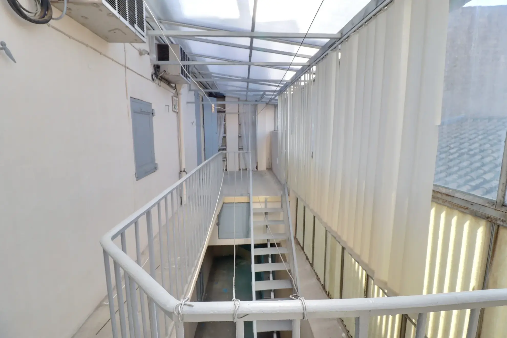 Maison de ville à Lunel de 140m² avec cour et potentiel de rénovation 