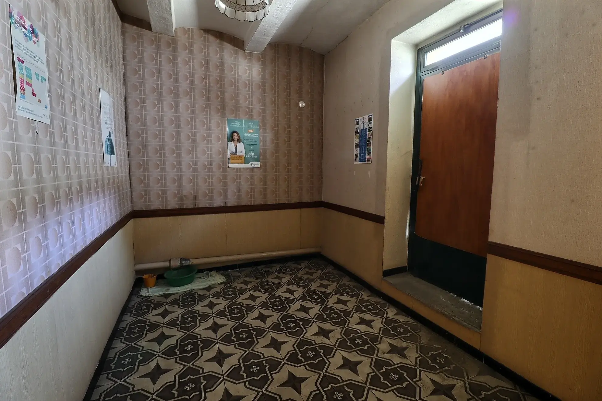 Maison de ville à Lunel de 140m² avec cour et potentiel de rénovation 