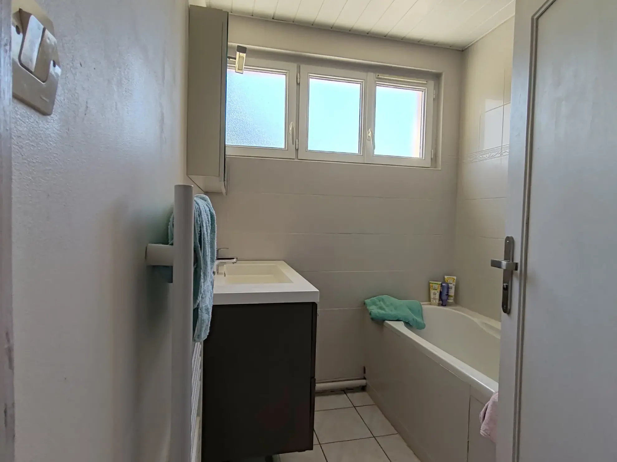 Appartement T3 lumineux de 74m² avec balcon, cave et garage à Guilherand-Granges 