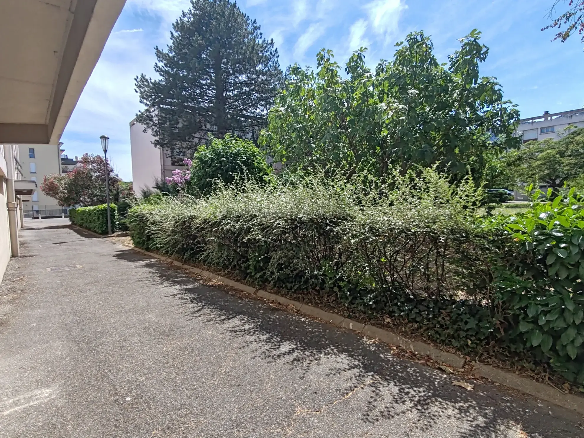 Appartement T3 lumineux de 74m² avec balcon, cave et garage à Guilherand-Granges 