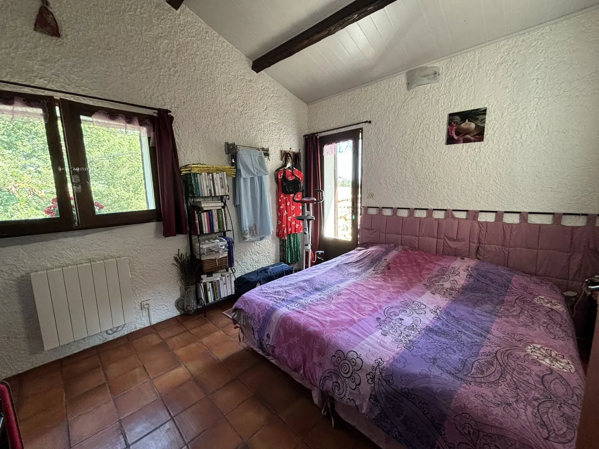 Maison de campagne en pierre avec deux logements à vendre à Crestet 