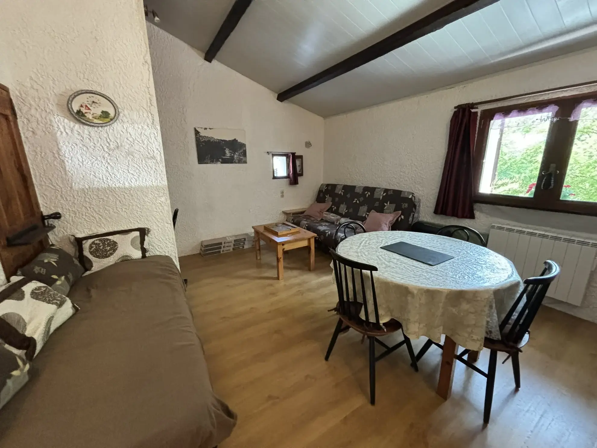 Maison de campagne en pierre avec deux logements à vendre à Crestet 