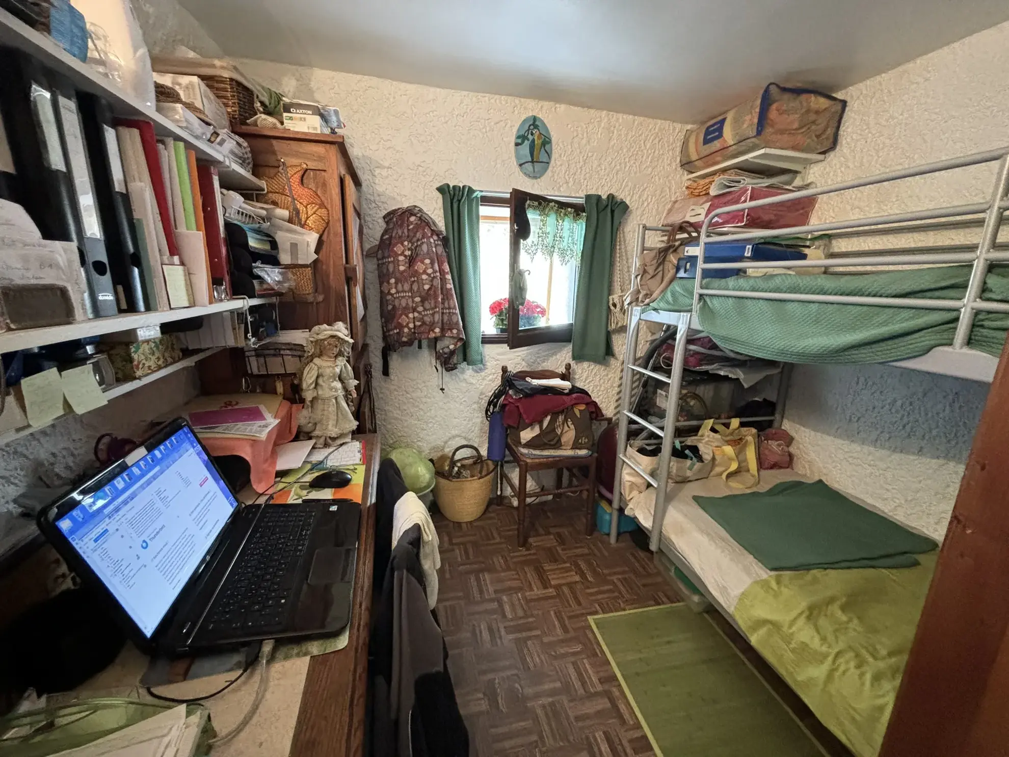 Maison de campagne en pierre avec deux logements à vendre à Crestet 