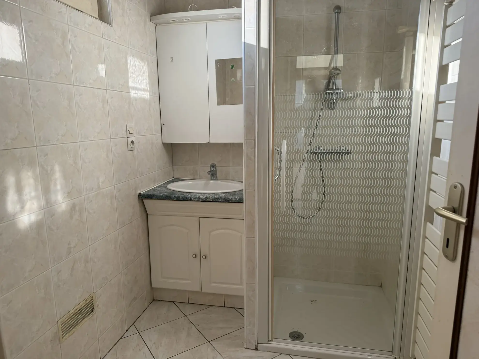 Maison ancienne de 87 m² avec grand terrain à Descartes (37160) 