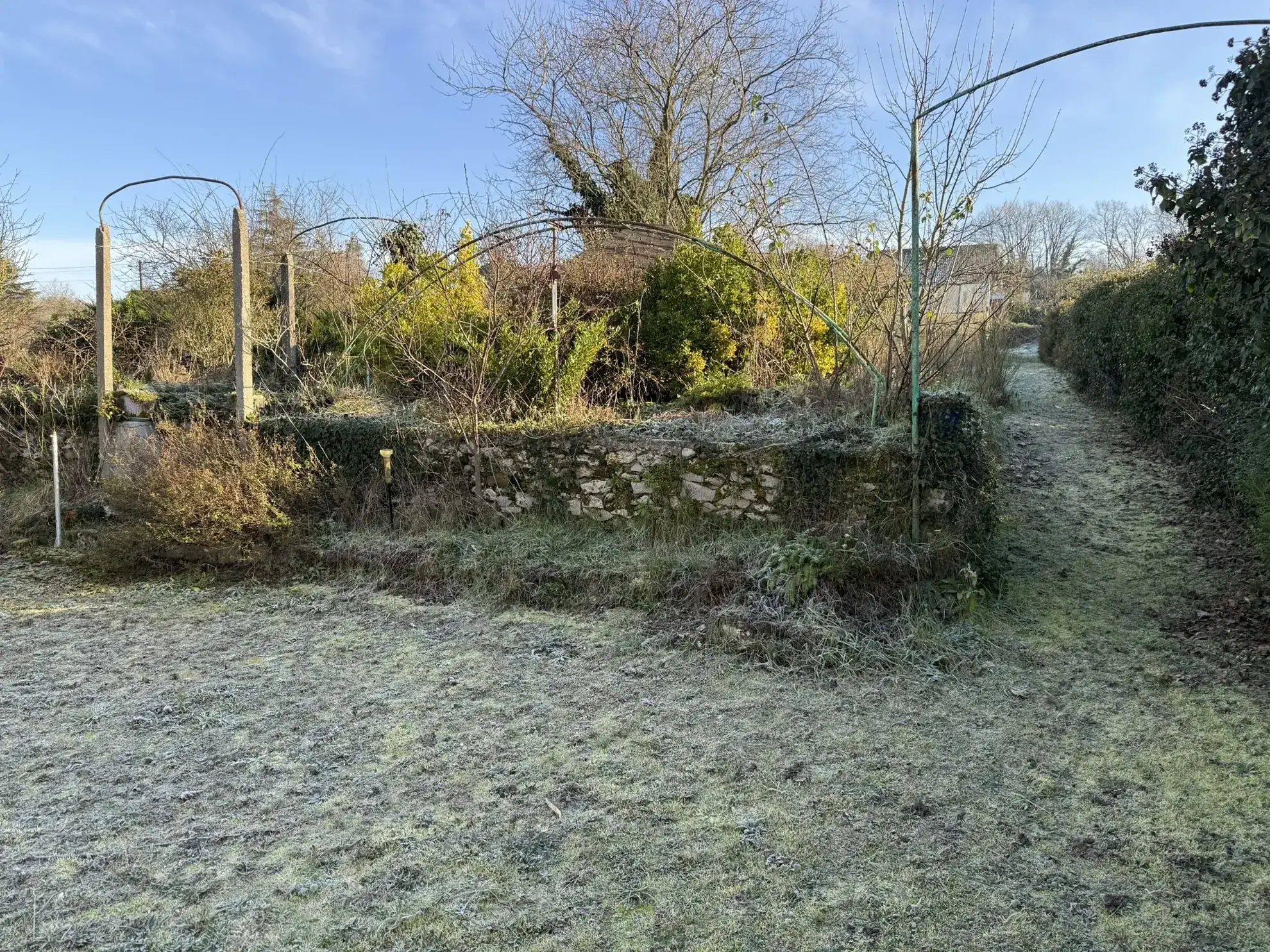 Maison ancienne de 87 m² avec grand terrain à Descartes (37160) 