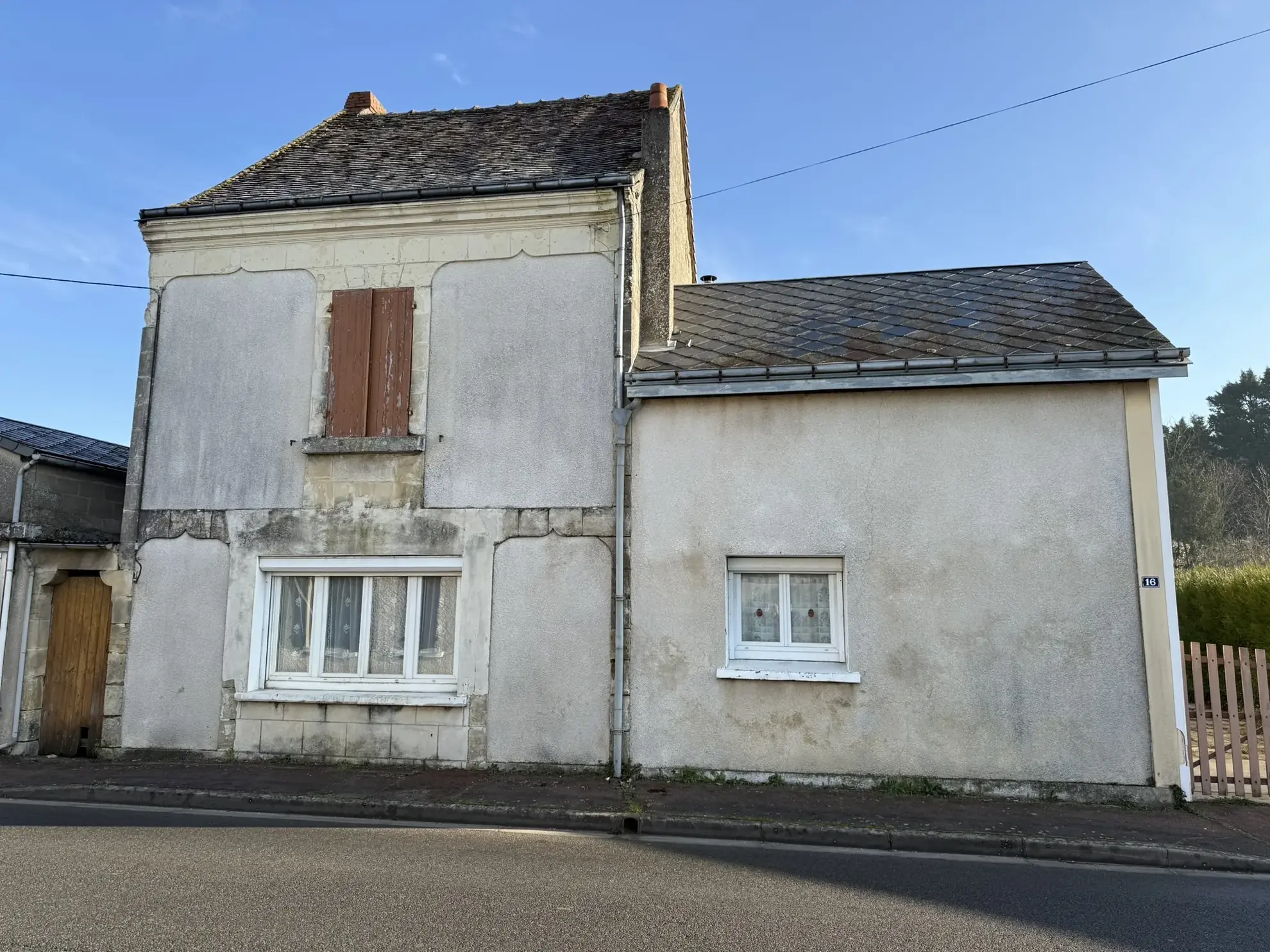 Maison ancienne de 87 m² avec grand terrain à Descartes (37160) 