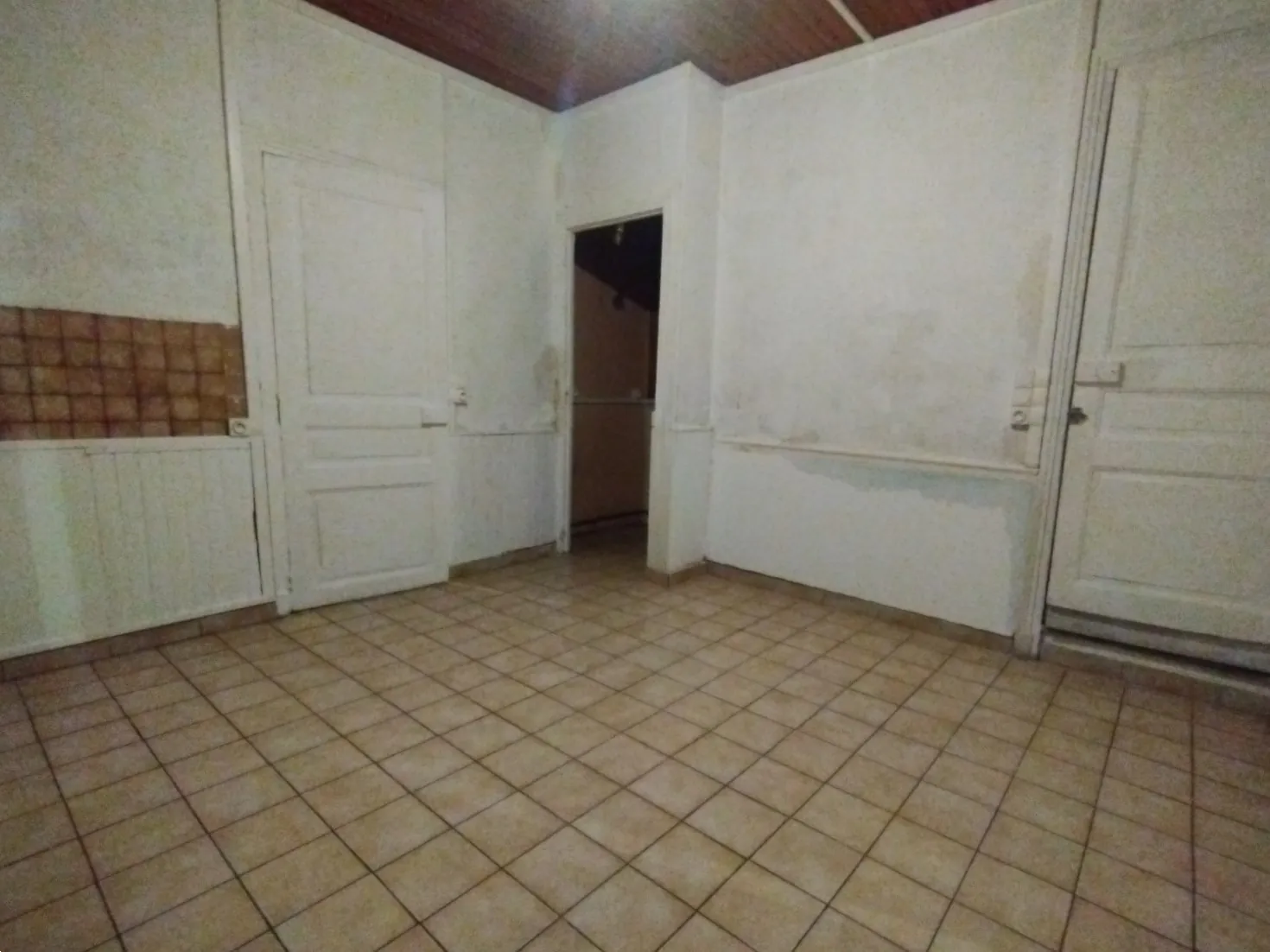 Maison de ville à rénover proche de Noyon et Compiègne, potentiel d'investissement 