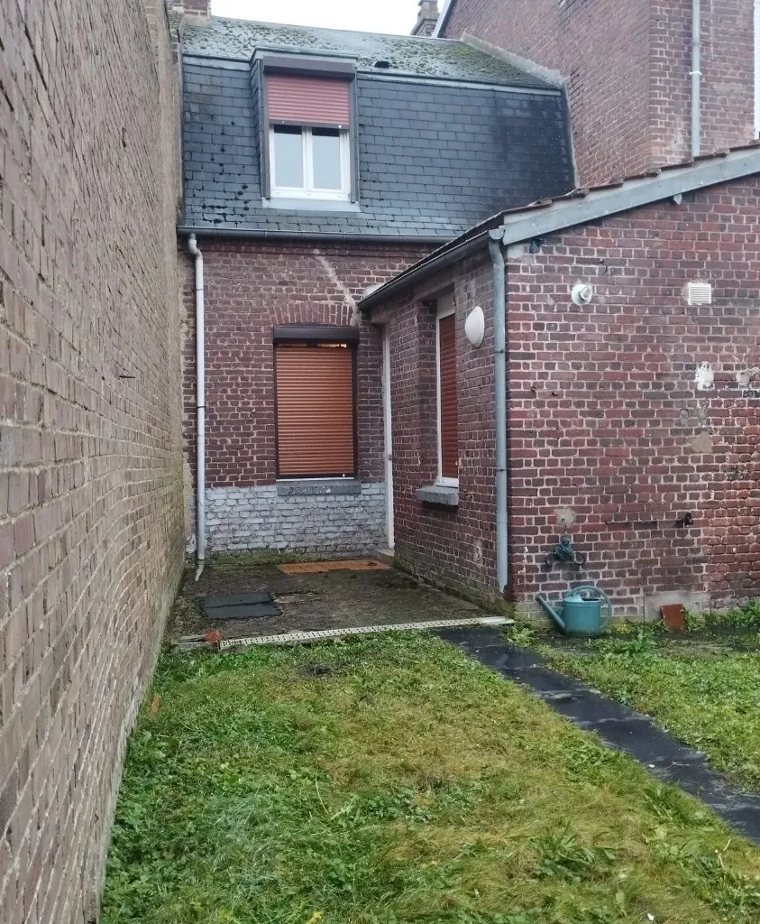Maison de ville à rénover proche de Noyon et Compiègne, potentiel d'investissement 