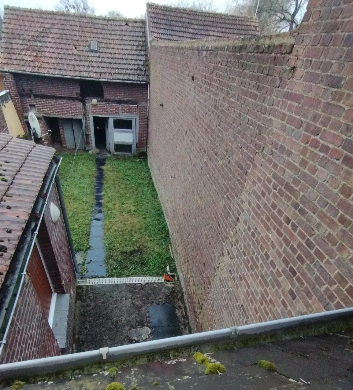 Maison de ville à rénover proche de Noyon et Compiègne, potentiel d'investissement 