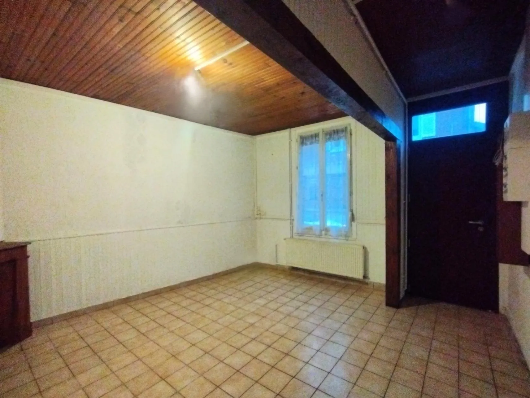 Maison de ville à rénover proche de Noyon et Compiègne, potentiel d'investissement 