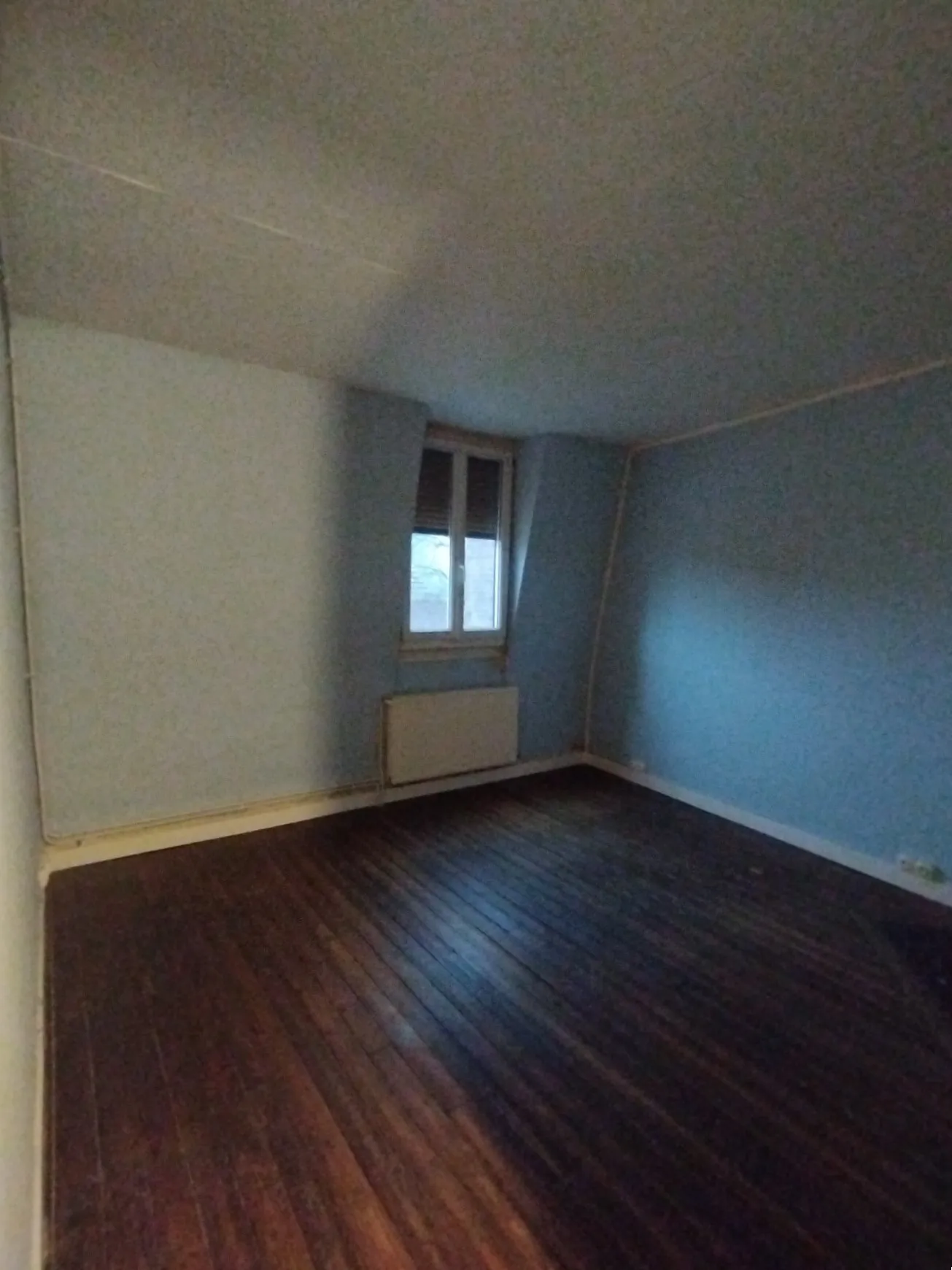 Maison de ville à rénover proche de Noyon et Compiègne, potentiel d'investissement 