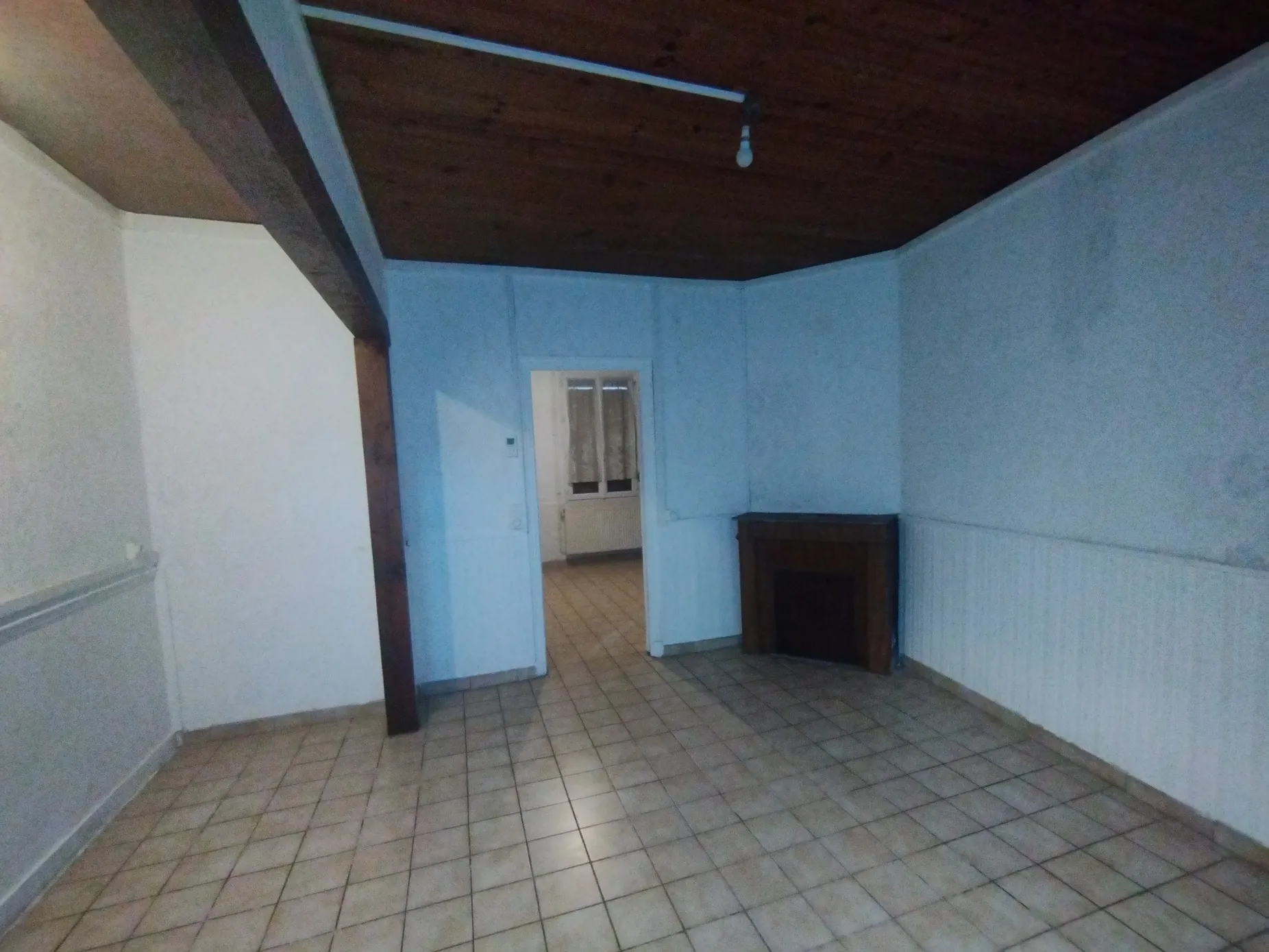 Maison de ville à rénover proche de Noyon et Compiègne, potentiel d'investissement 