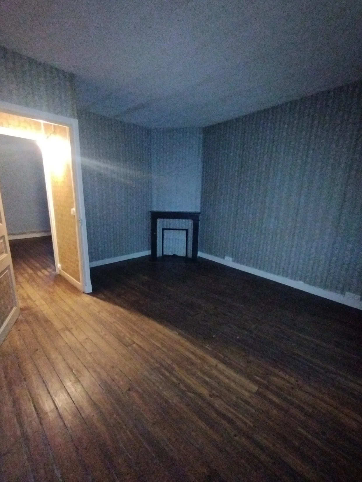 Maison de ville à rénover proche de Noyon et Compiègne, potentiel d'investissement 