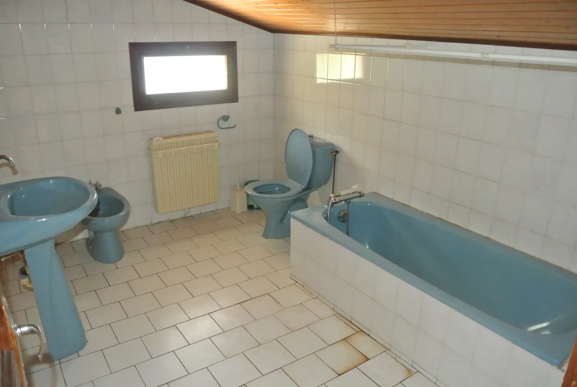 Maison à rénover avec jardin et double garage à Marmande 